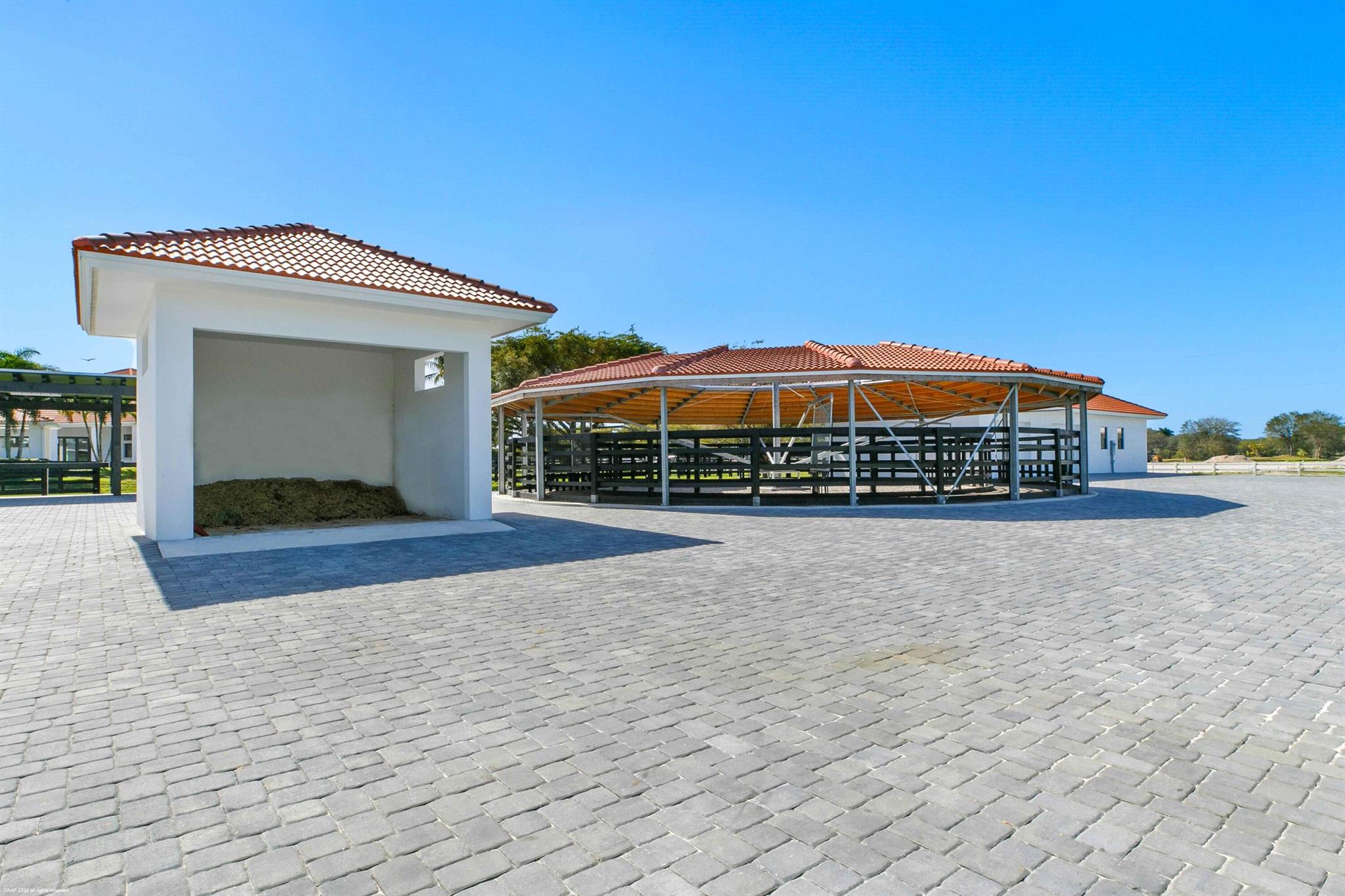 PALM BEACH POINT - Residential