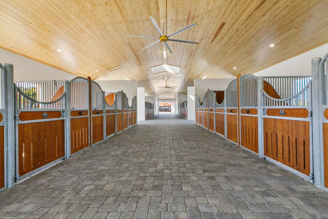 PALM BEACH POINT - Residential