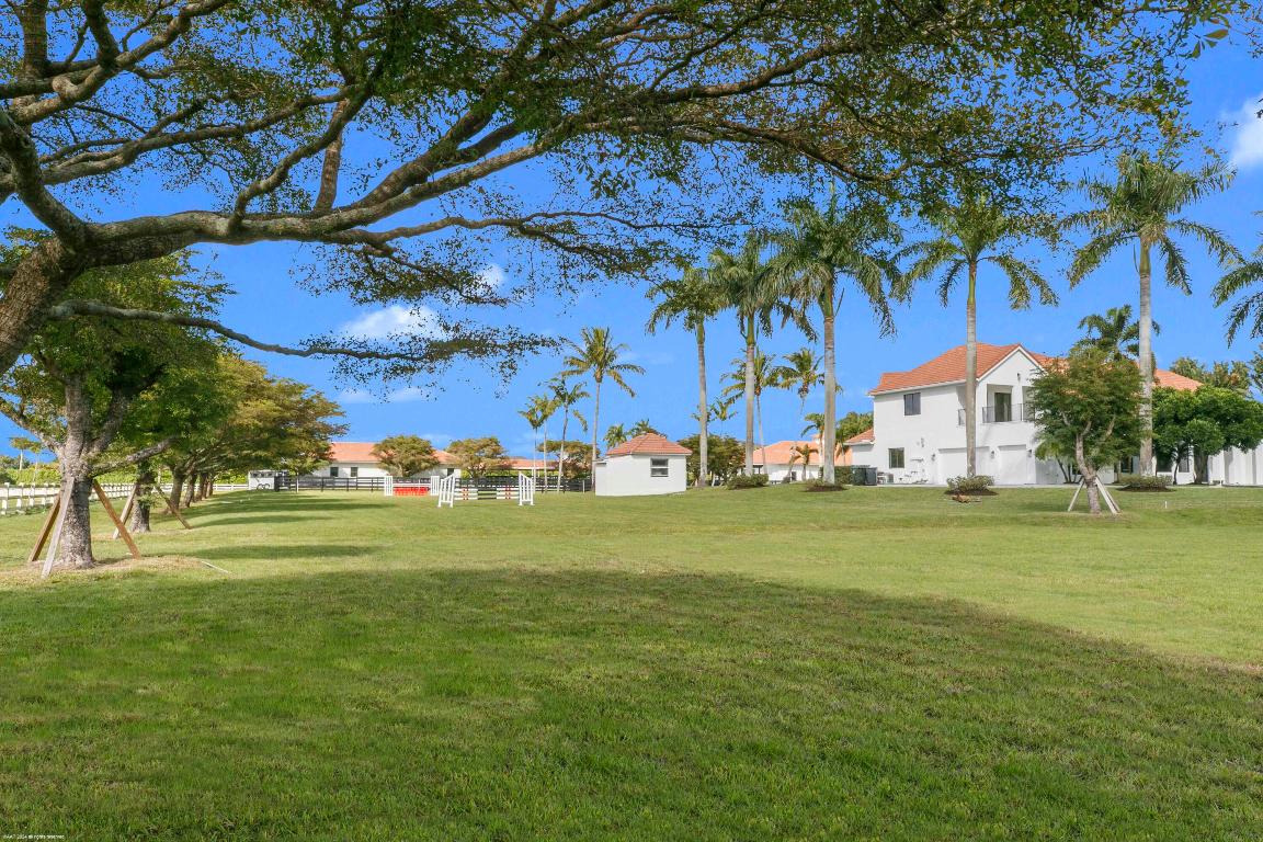 PALM BEACH POINT - Residential