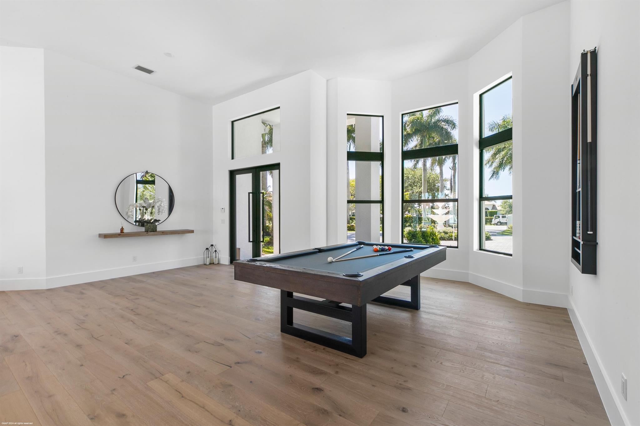 PALM BEACH POINT - Residential