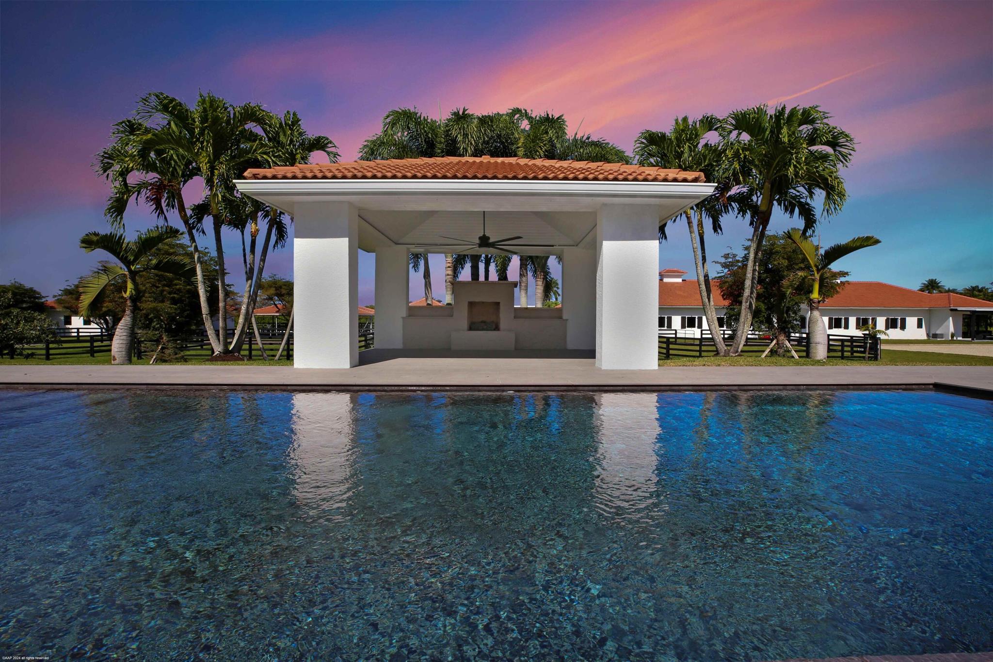 PALM BEACH POINT - Residential