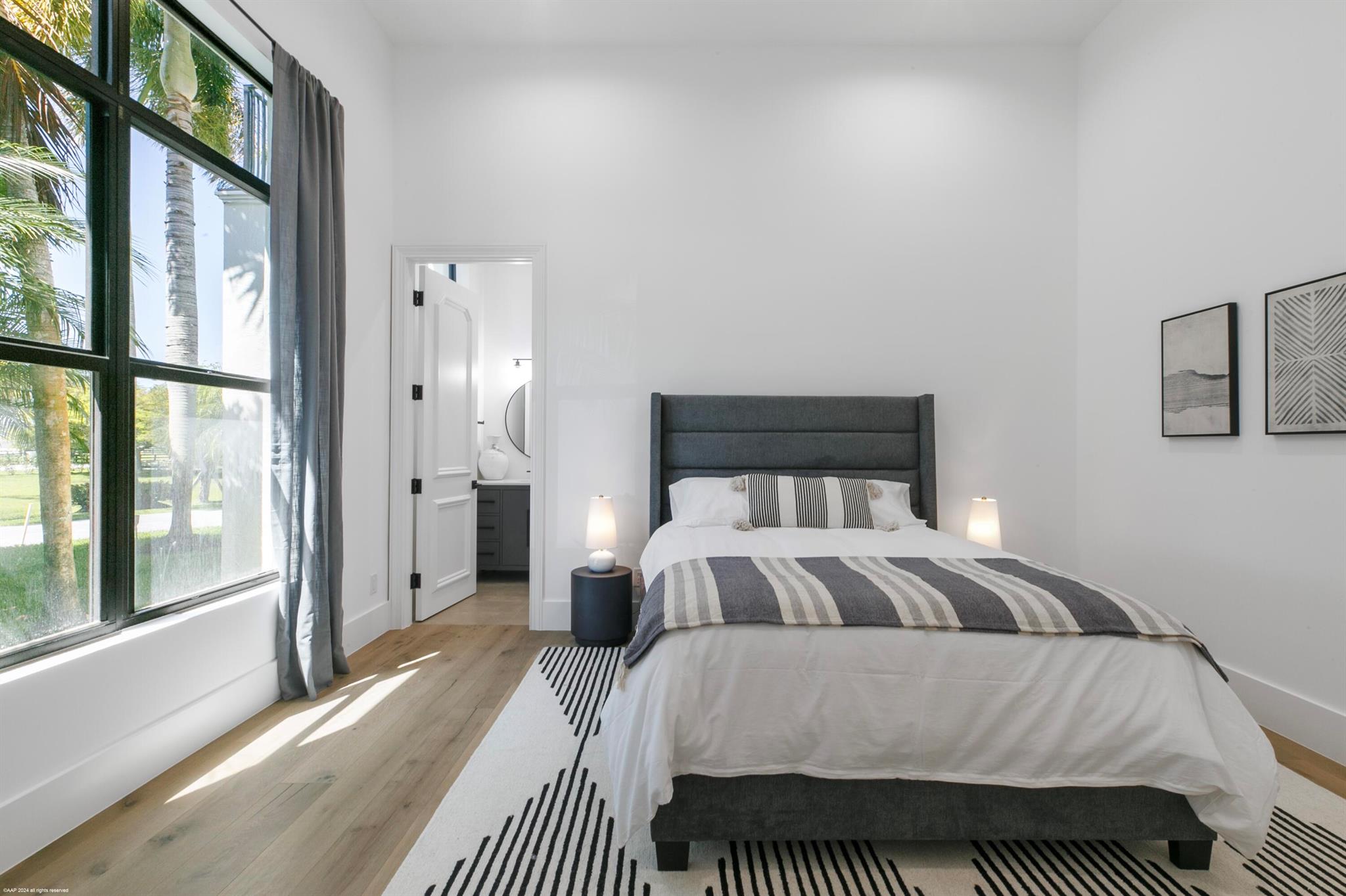 PALM BEACH POINT - Residential