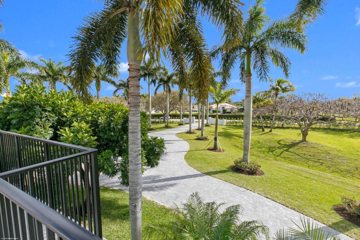 PALM BEACH POINT - Residential