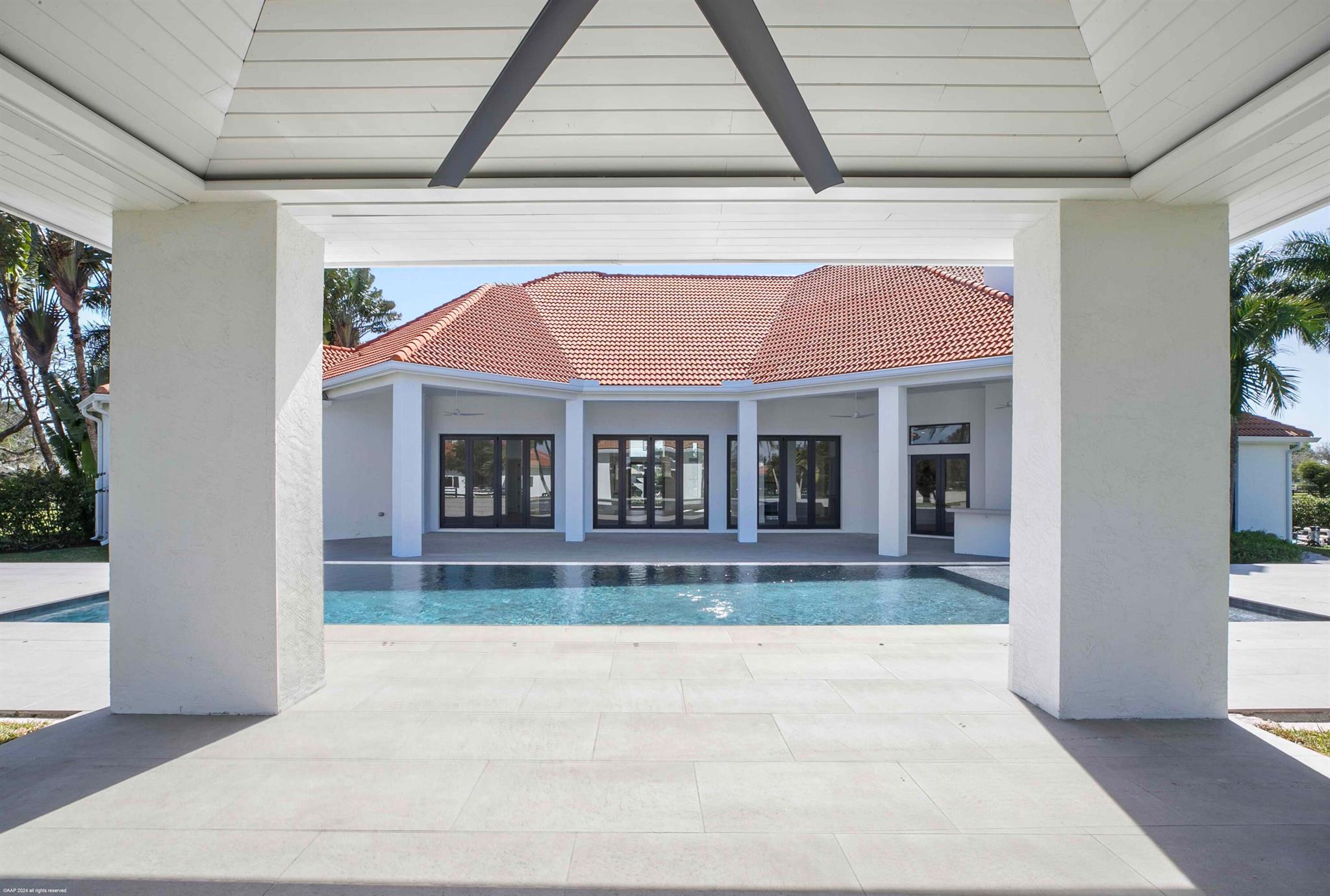 PALM BEACH POINT - Residential