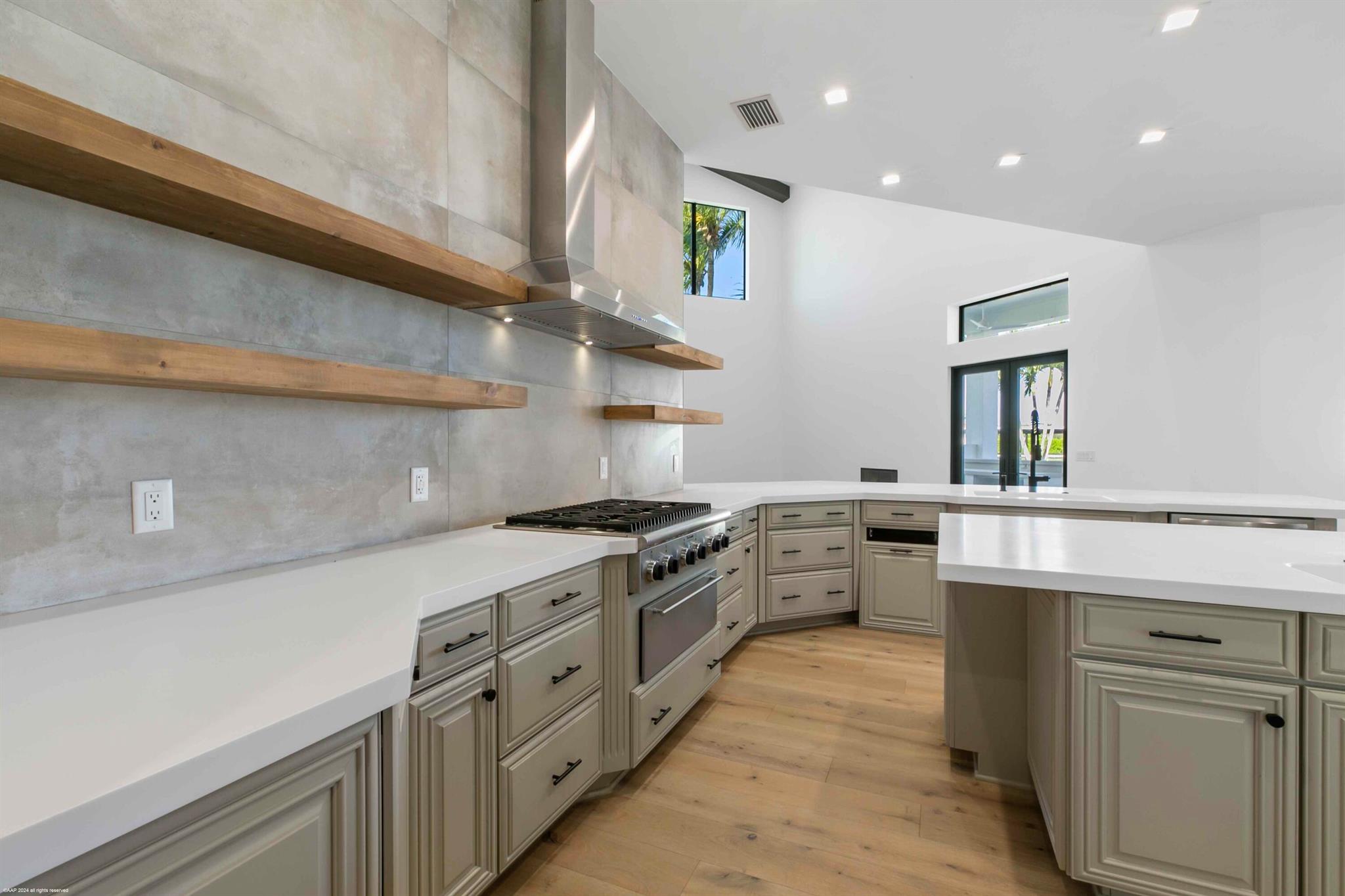 PALM BEACH POINT - Residential