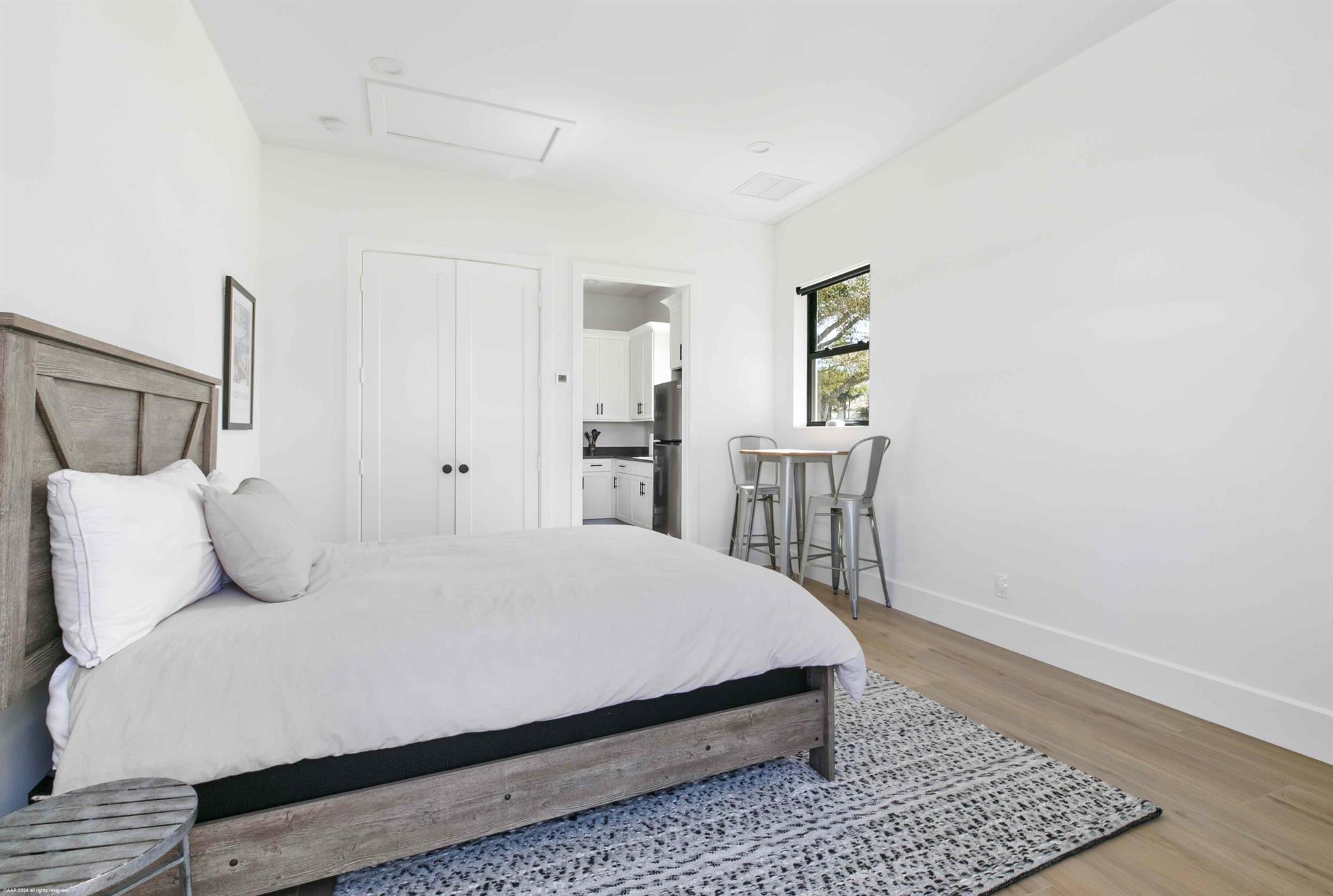 PALM BEACH POINT - Residential