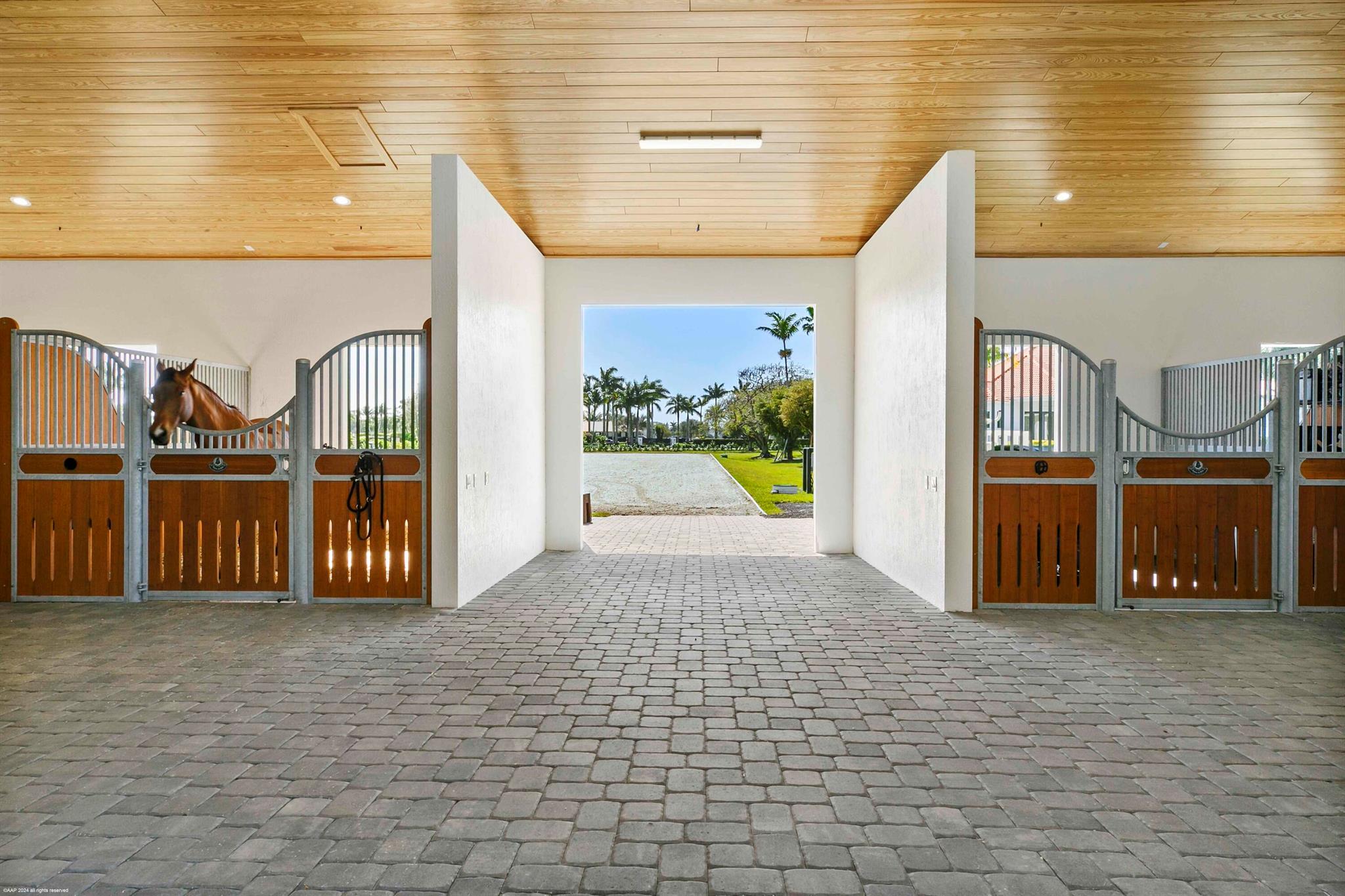 PALM BEACH POINT - Residential