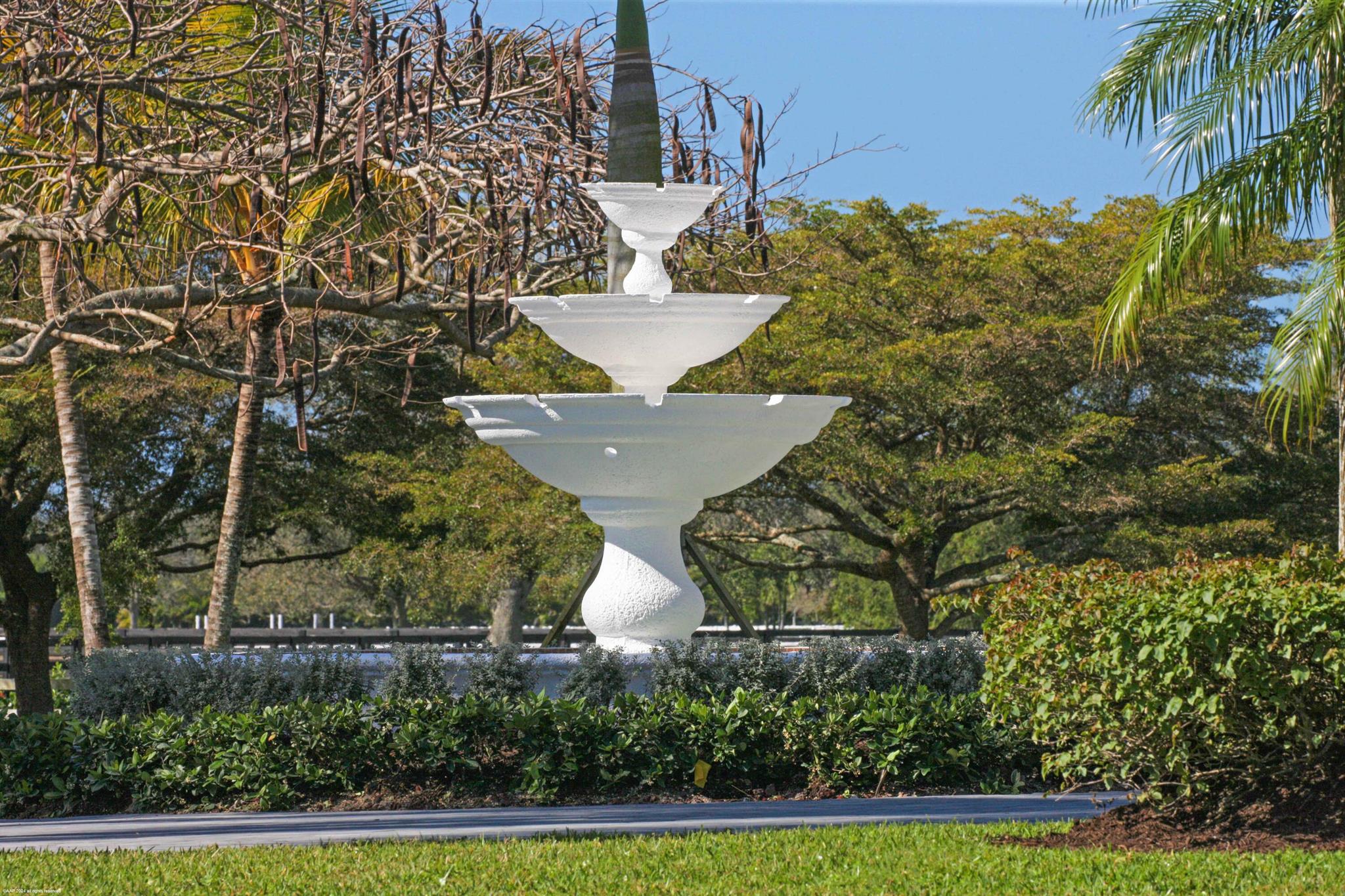 PALM BEACH POINT - Residential