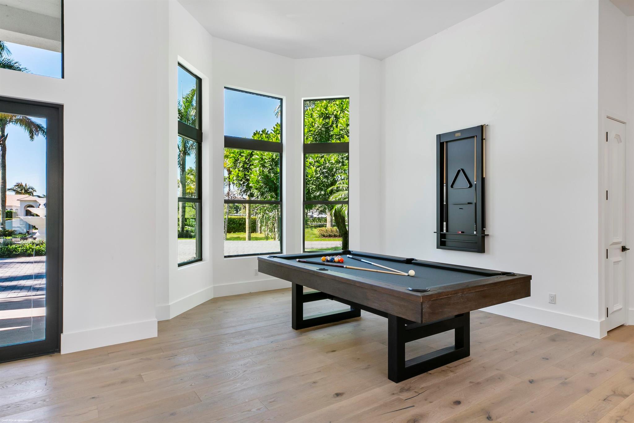 PALM BEACH POINT - Residential