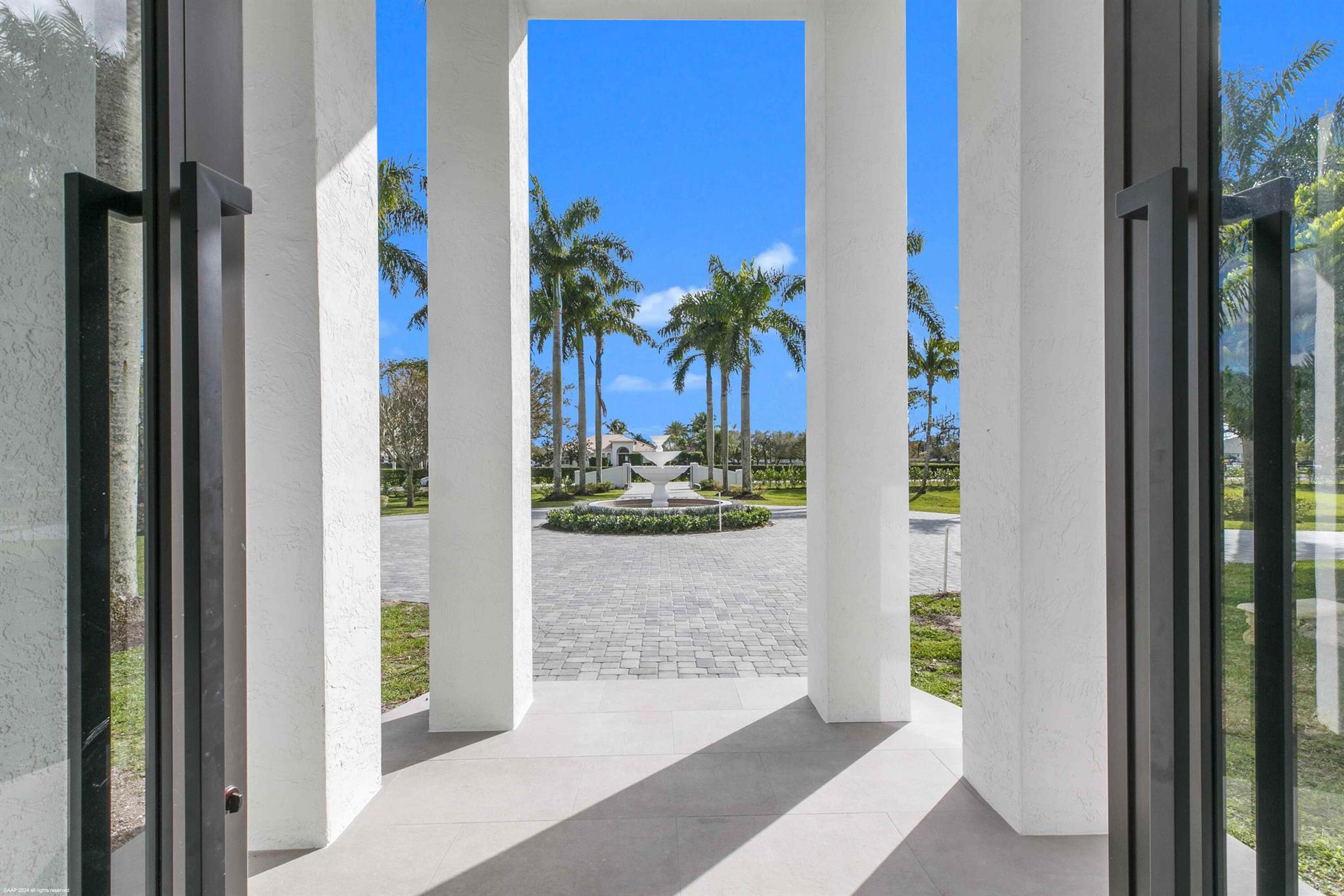 PALM BEACH POINT - Residential