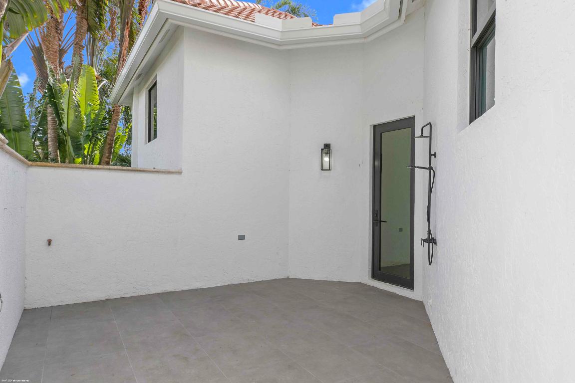 PALM BEACH POINT - Residential