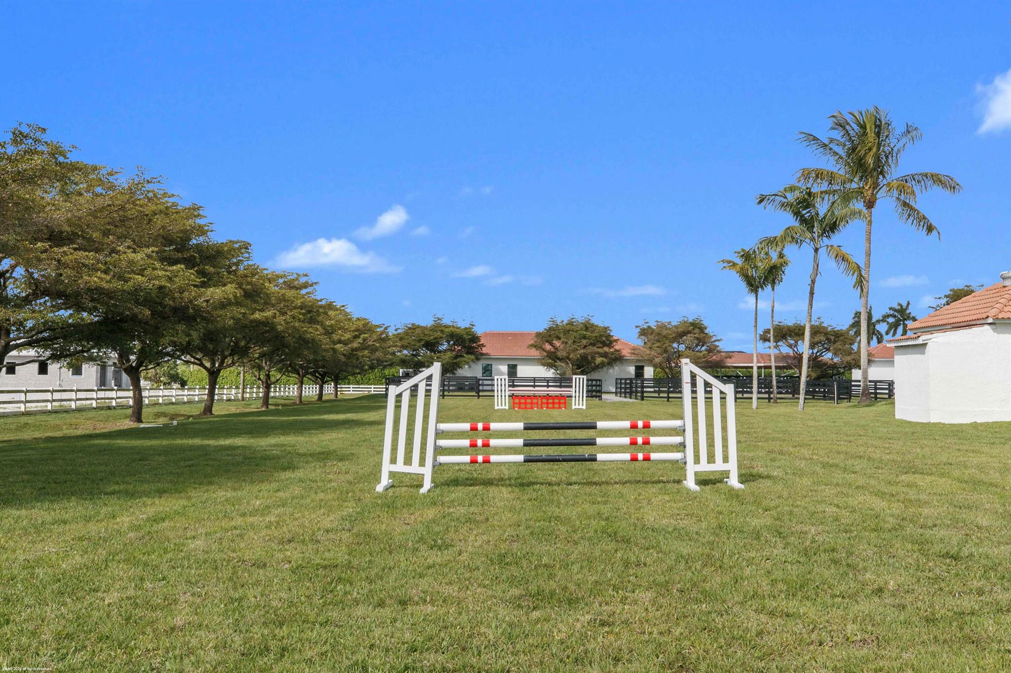 PALM BEACH POINT - Residential