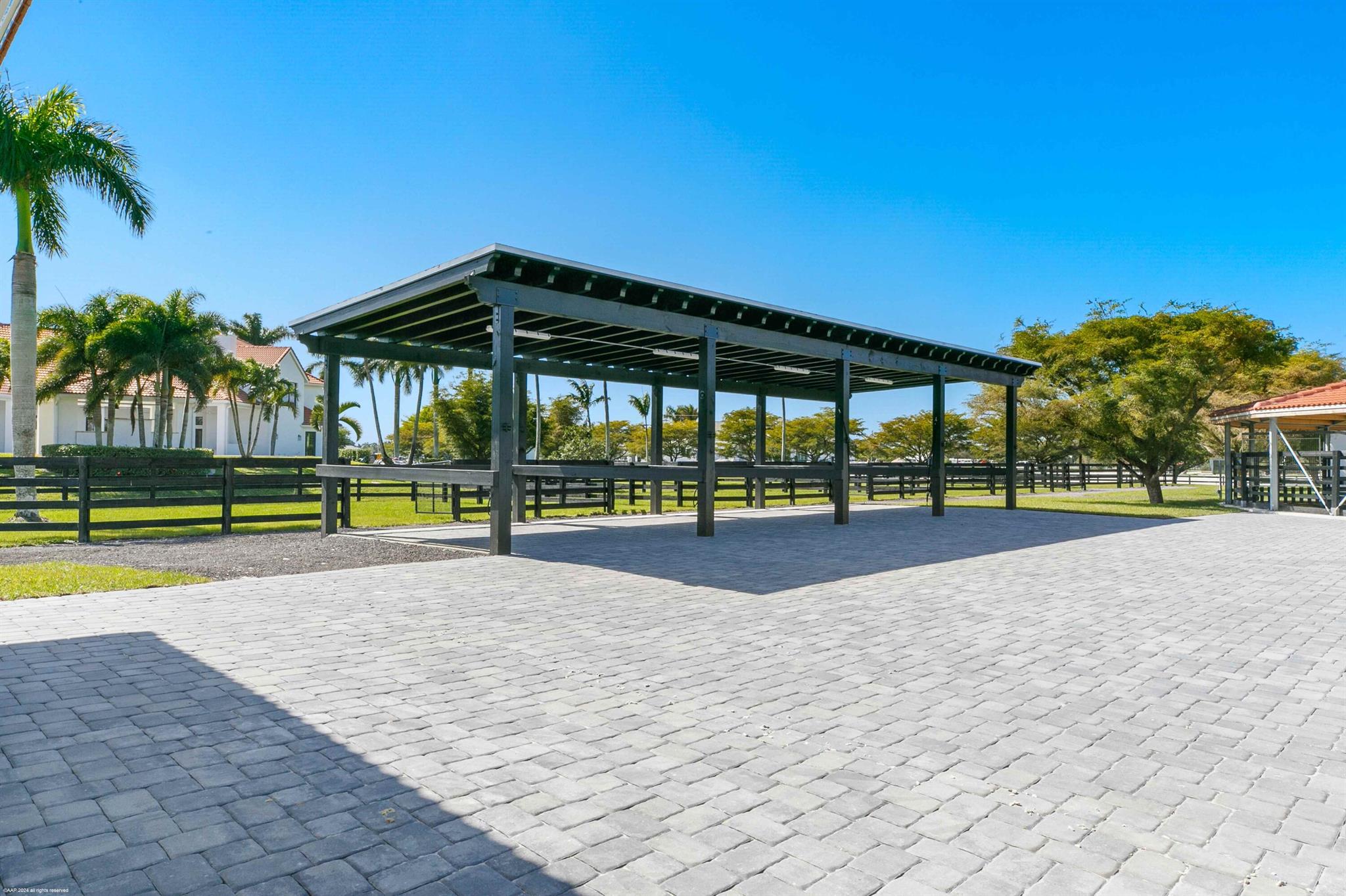 PALM BEACH POINT - Residential