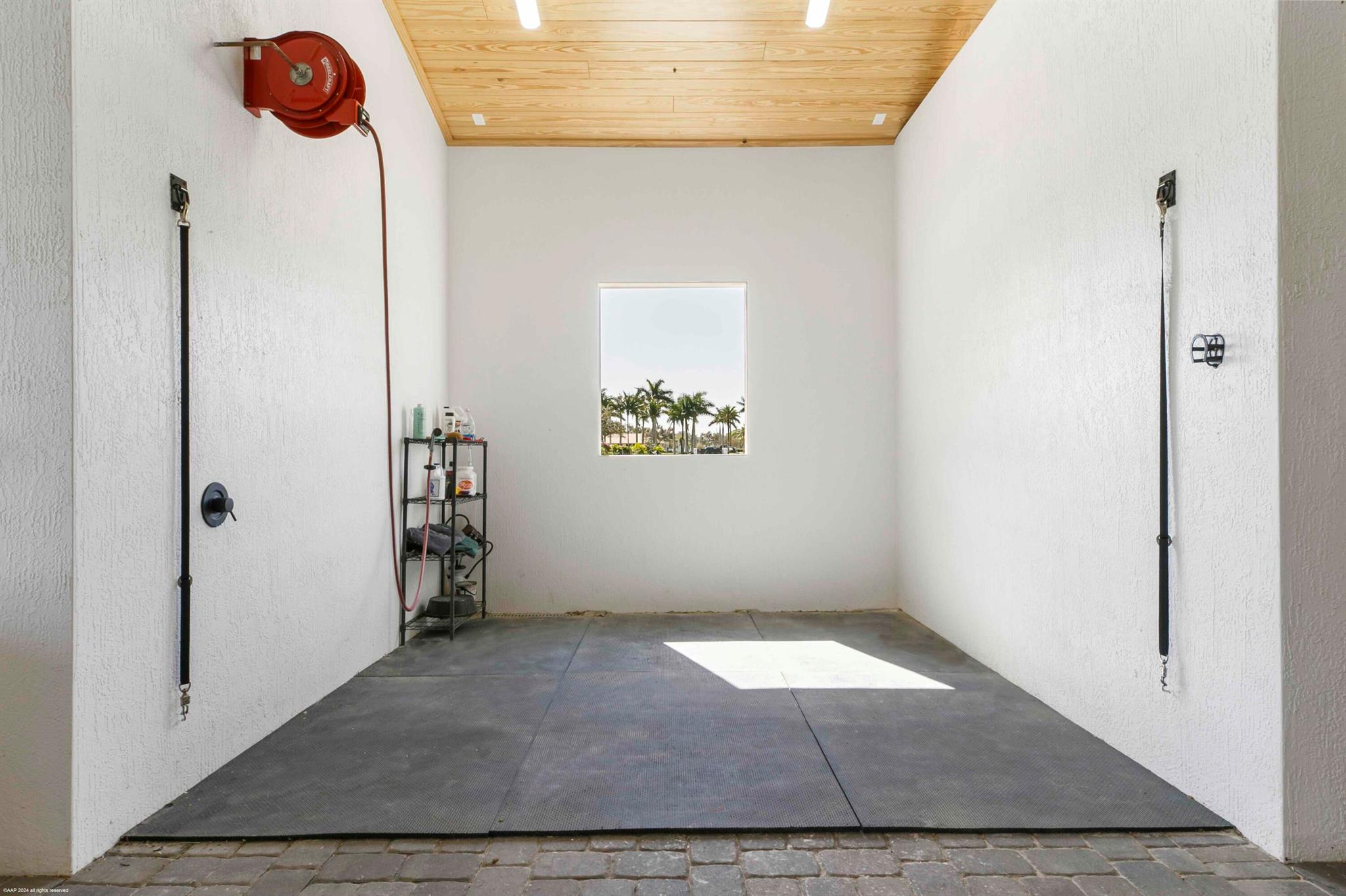 PALM BEACH POINT - Residential