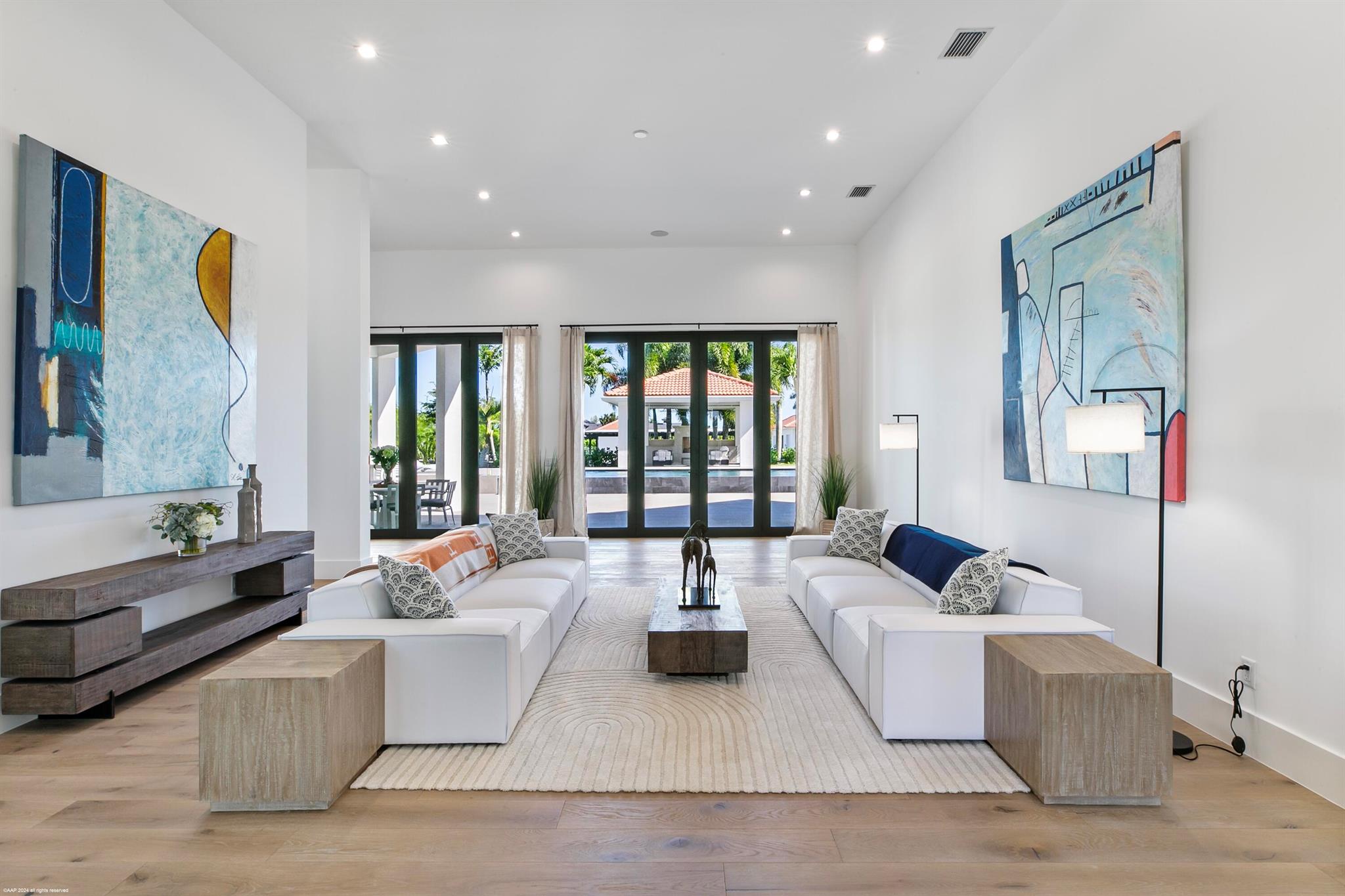 PALM BEACH POINT - Residential