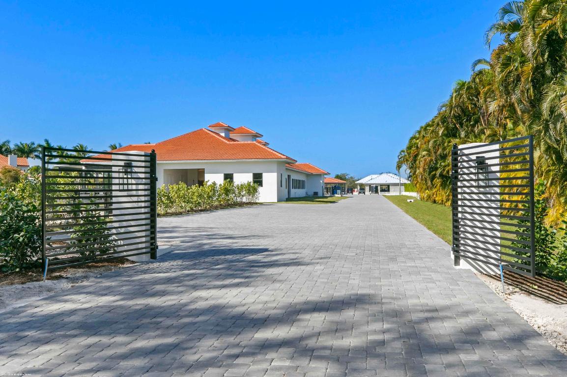 PALM BEACH POINT - Residential
