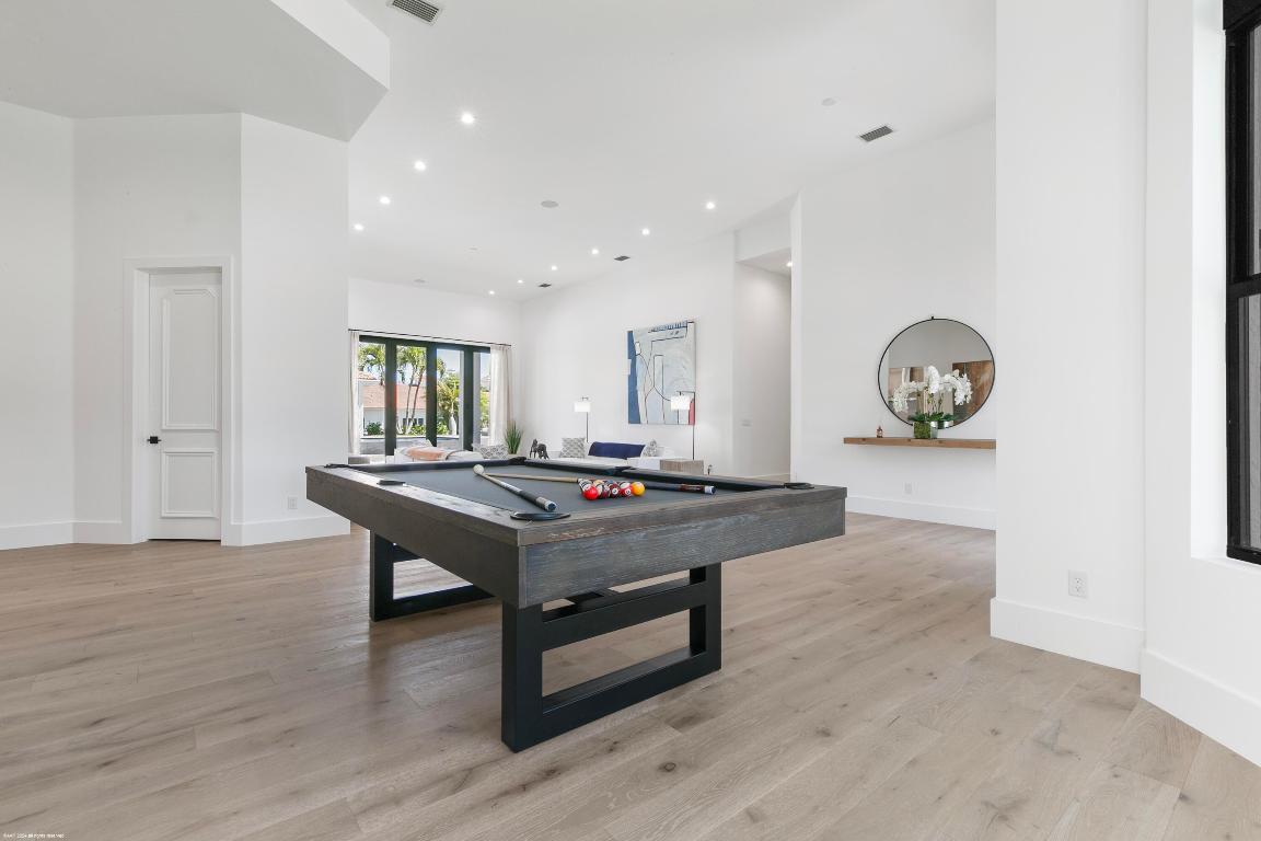 PALM BEACH POINT - Residential