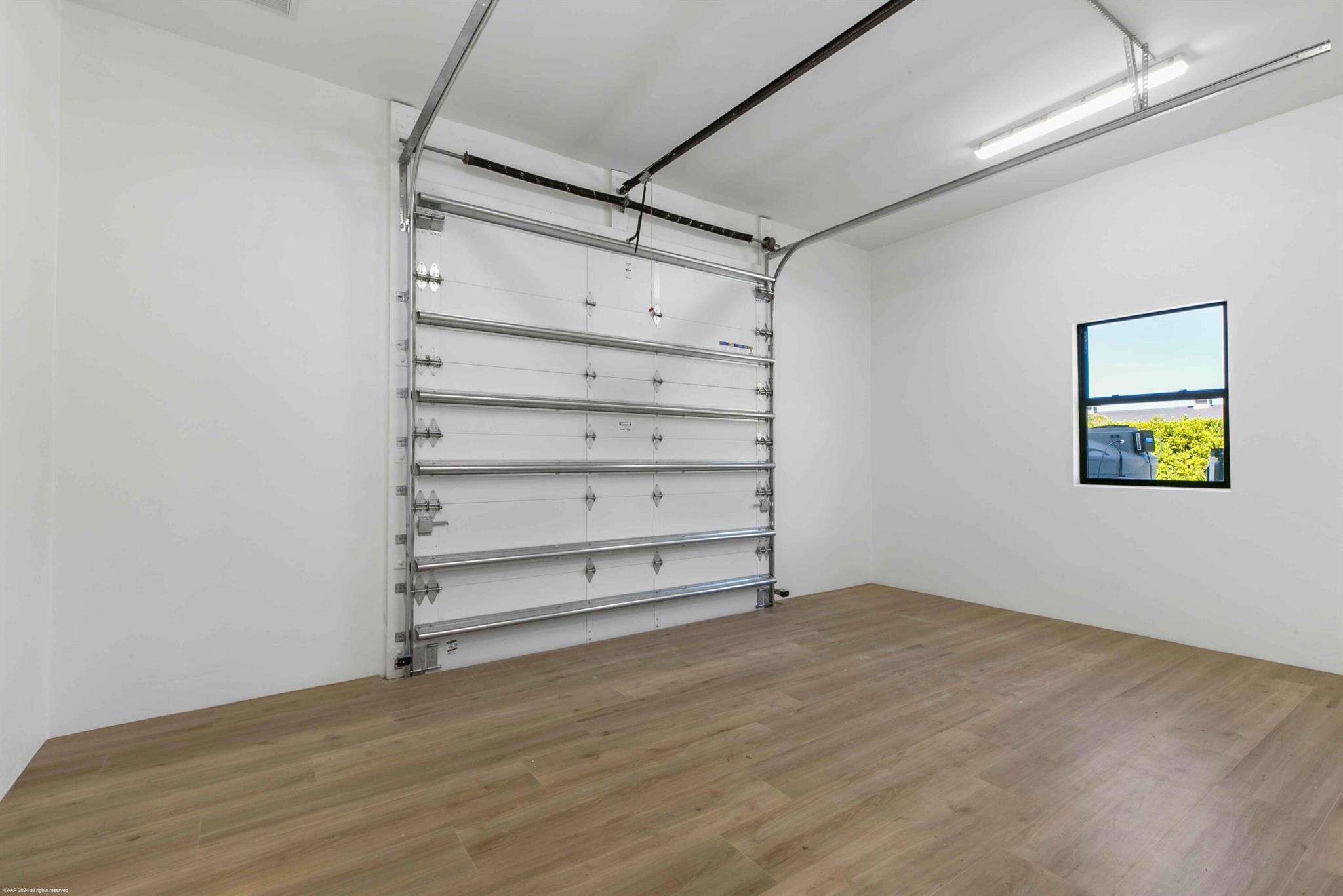 PALM BEACH POINT - Residential