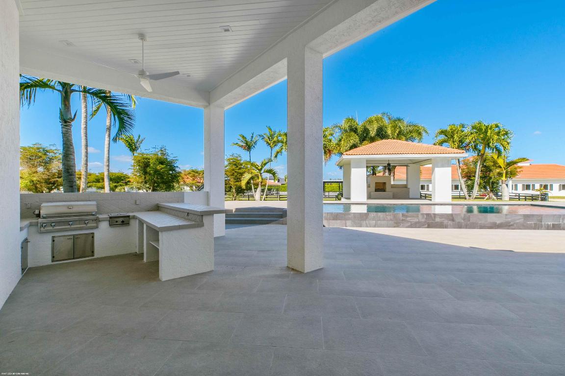 PALM BEACH POINT - Residential