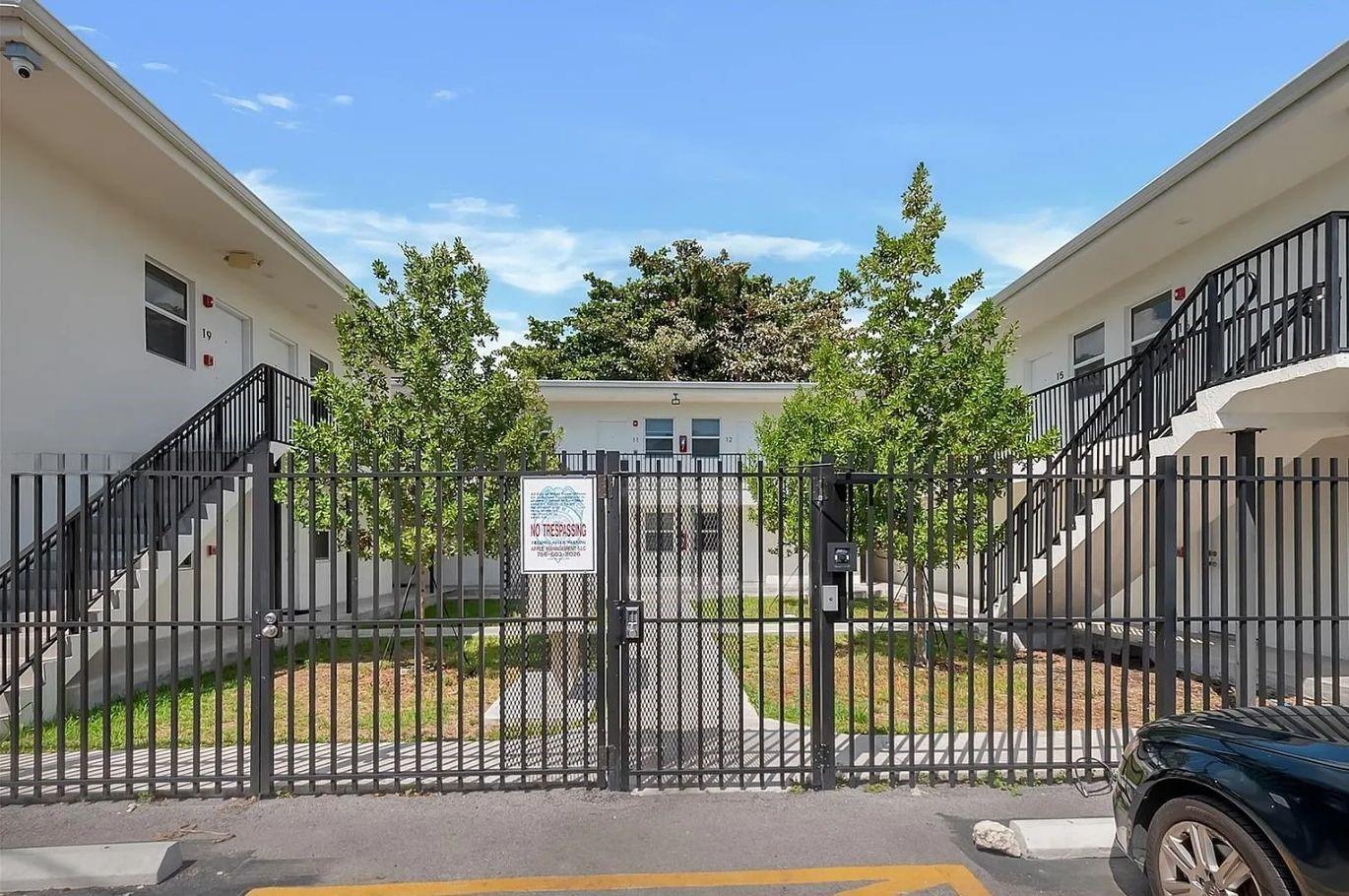 Beautifully renovated apartment in a boutique building near Wynwood. Building has a gated entrance features new stainless steel appliances, modern kitchen and bath and central air conditioning. Bright unit with great natural light, walk to bars, dining shops, and art galleries. Fast approvals easy to show.