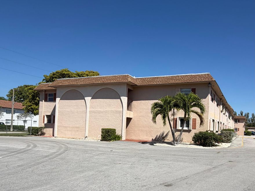 Welcome to this beautiful 2 bedroom, 1.5 bath recently upgraded condo in the heart of Boca Raton! This delightful condo features new bathrooms, a new kitchen with white cabinets, and tile floors throughout. It is only minutes from I-95 in downtown East Boca, conveniently located near several key landmarks such as the Brightline station, Publix, the Boca Library, and only 1.5 miles away from the beach!