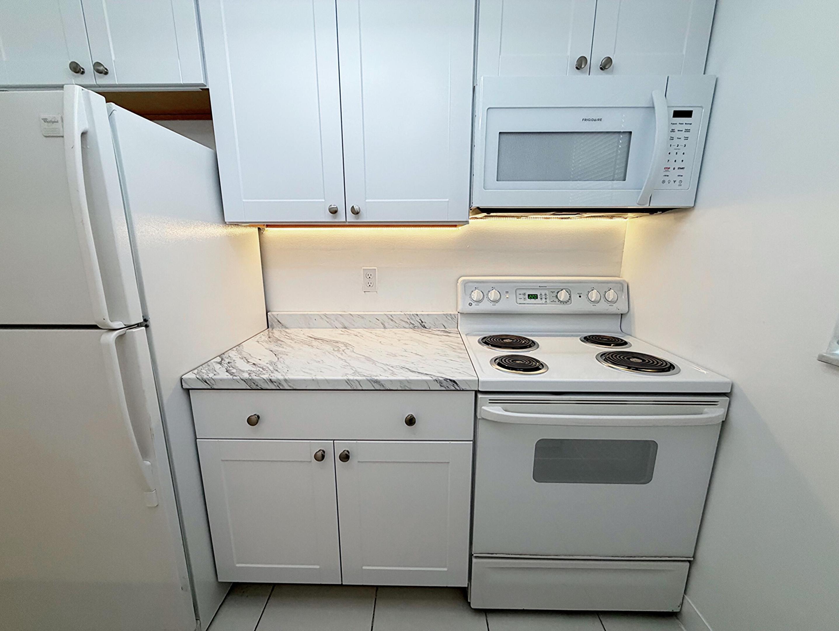 BOCA TOWNE CENTRE CONDO - Residential