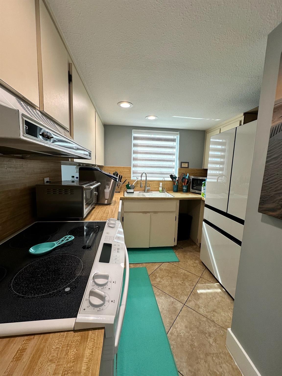 Windswept Condominium - Residential