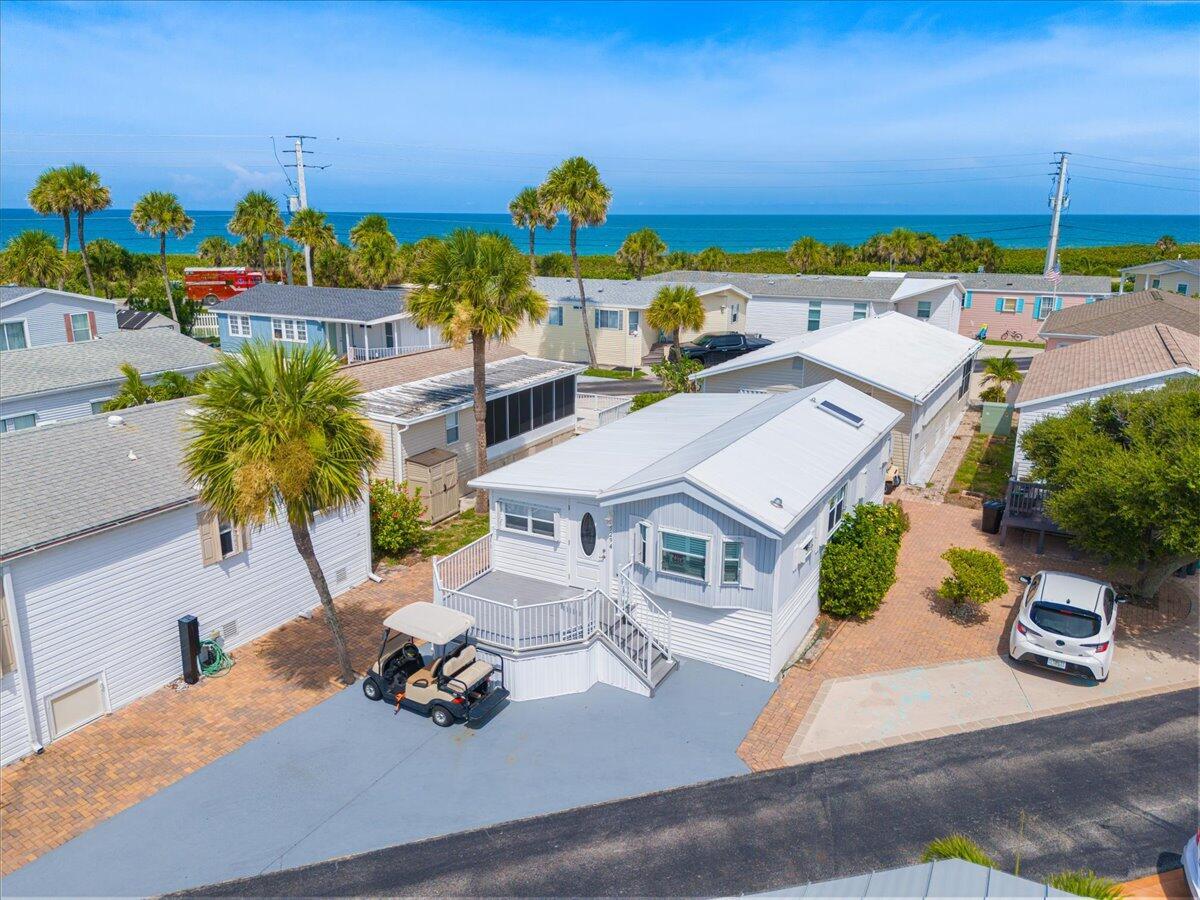 Spacious 2BR/1BA in Oceans Resorts on North Hutchinson Island is a pet-friendly, multigenerational community (no 55+ restriction). Residents enjoy a junior Olympic-size pool, nearly 1,000ft of private beach, 38-slip marina, tennis/pickleball courts, bocce ball, shuffleboard, horseshoes, and an active clubhouse with seasonal events, plus a postal station with free library. Well-managed and social, the property is under a five-minute walk to both the pool and beach. Located minutes from Fort Pierce and Vero Beach, offering diverse dining, shops, and outdoor fun. Make this your winter escape or stay all year long!