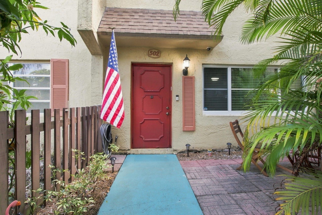 Photo of 7175 Nova Drive, Davie, FL 33317 (MLS # B26077328)