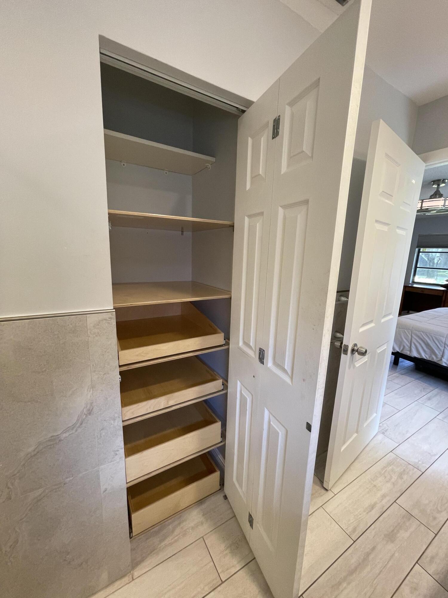 HUNTINGTON POINTE - Residential