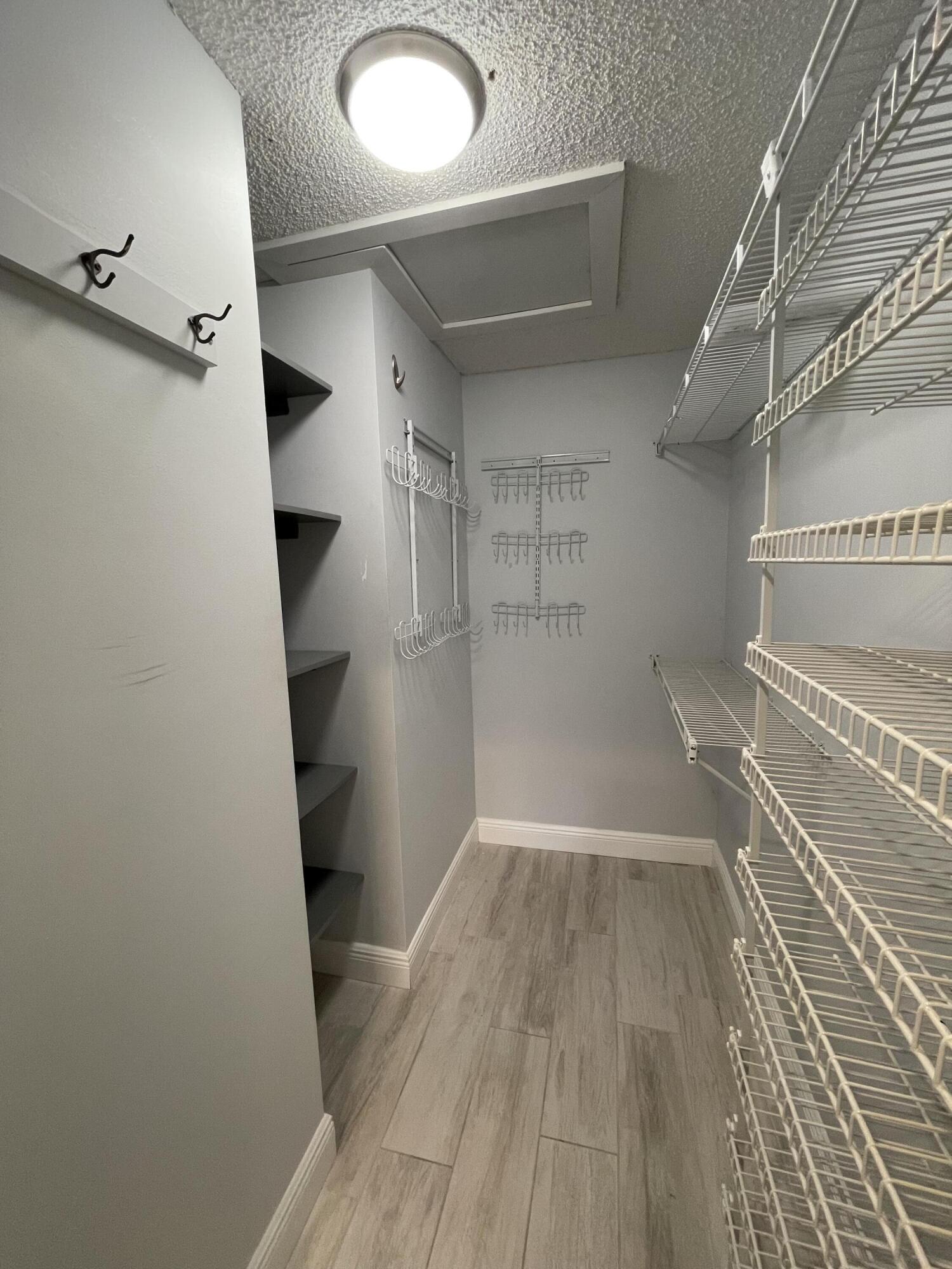 HUNTINGTON POINTE - Residential