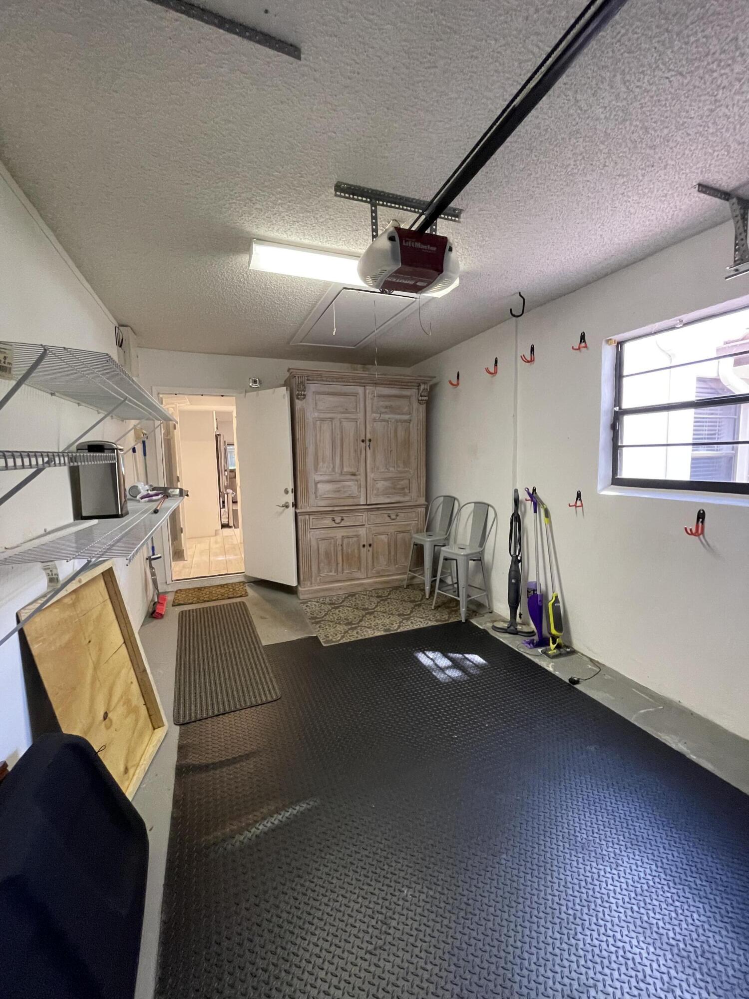 HUNTINGTON POINTE - Residential