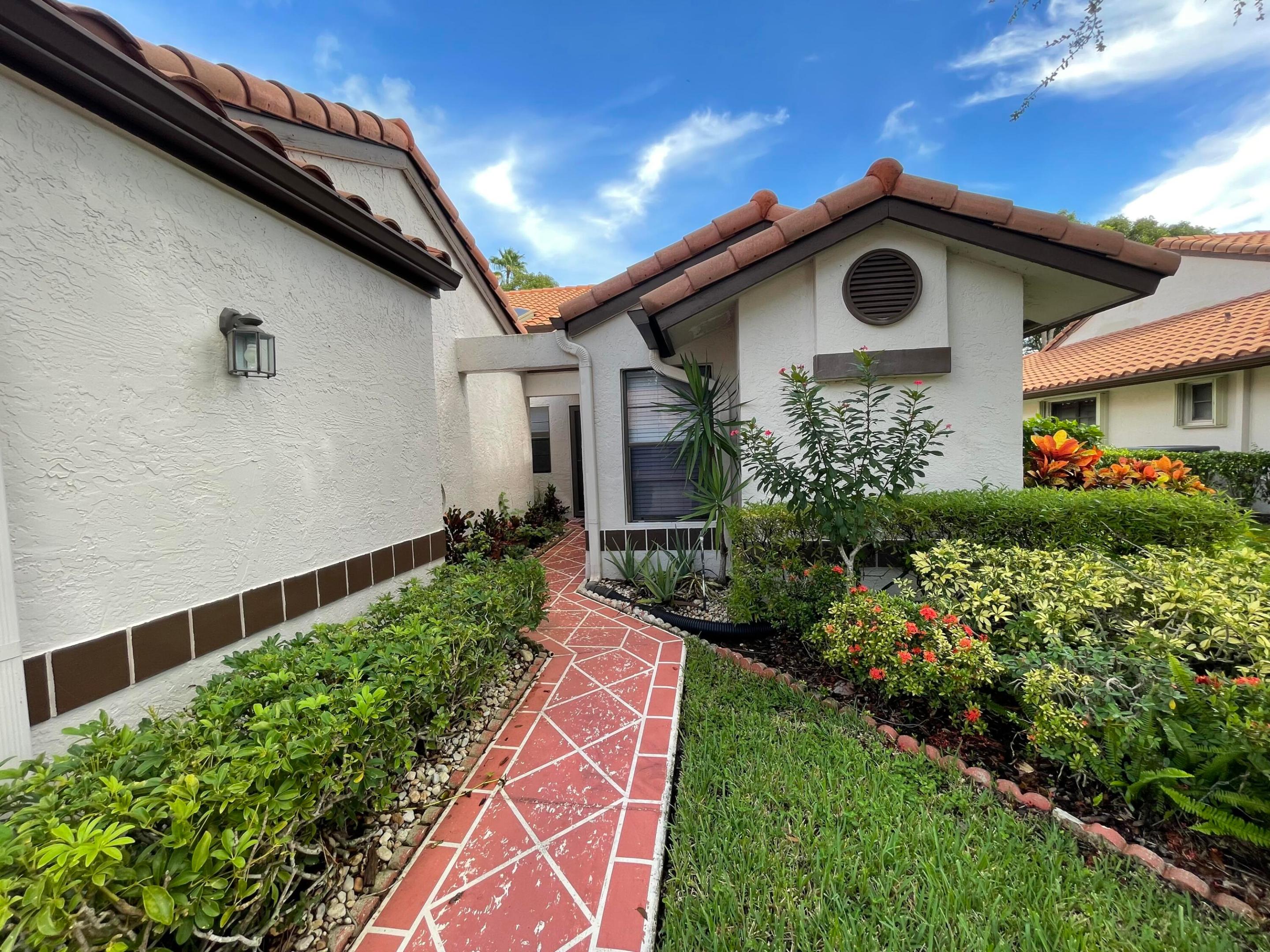 HUNTINGTON POINTE - Residential