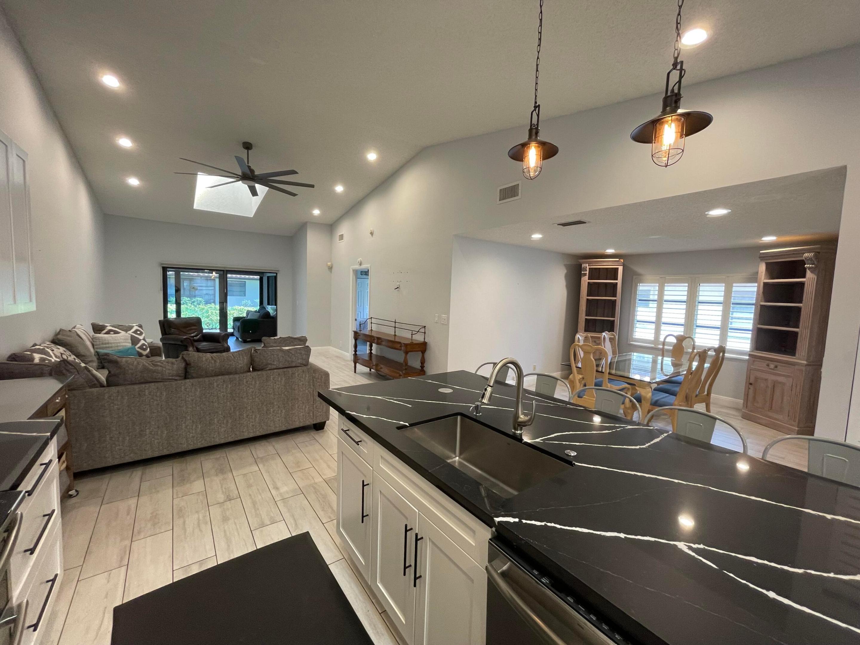 HUNTINGTON POINTE - Residential