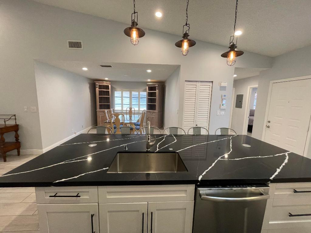 6157 Sunny Pointe Circle