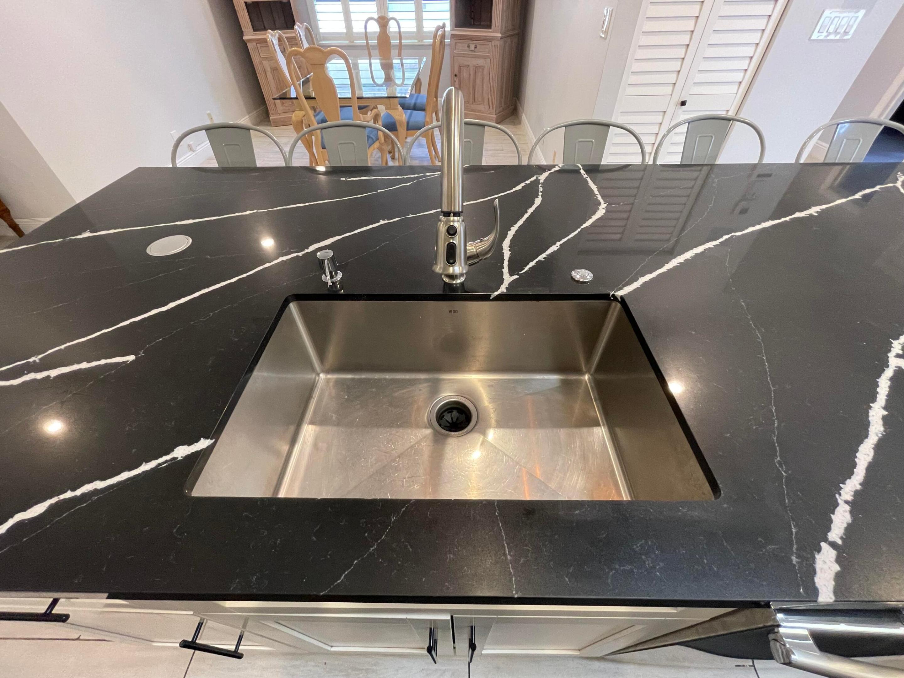 HUNTINGTON POINTE - Residential