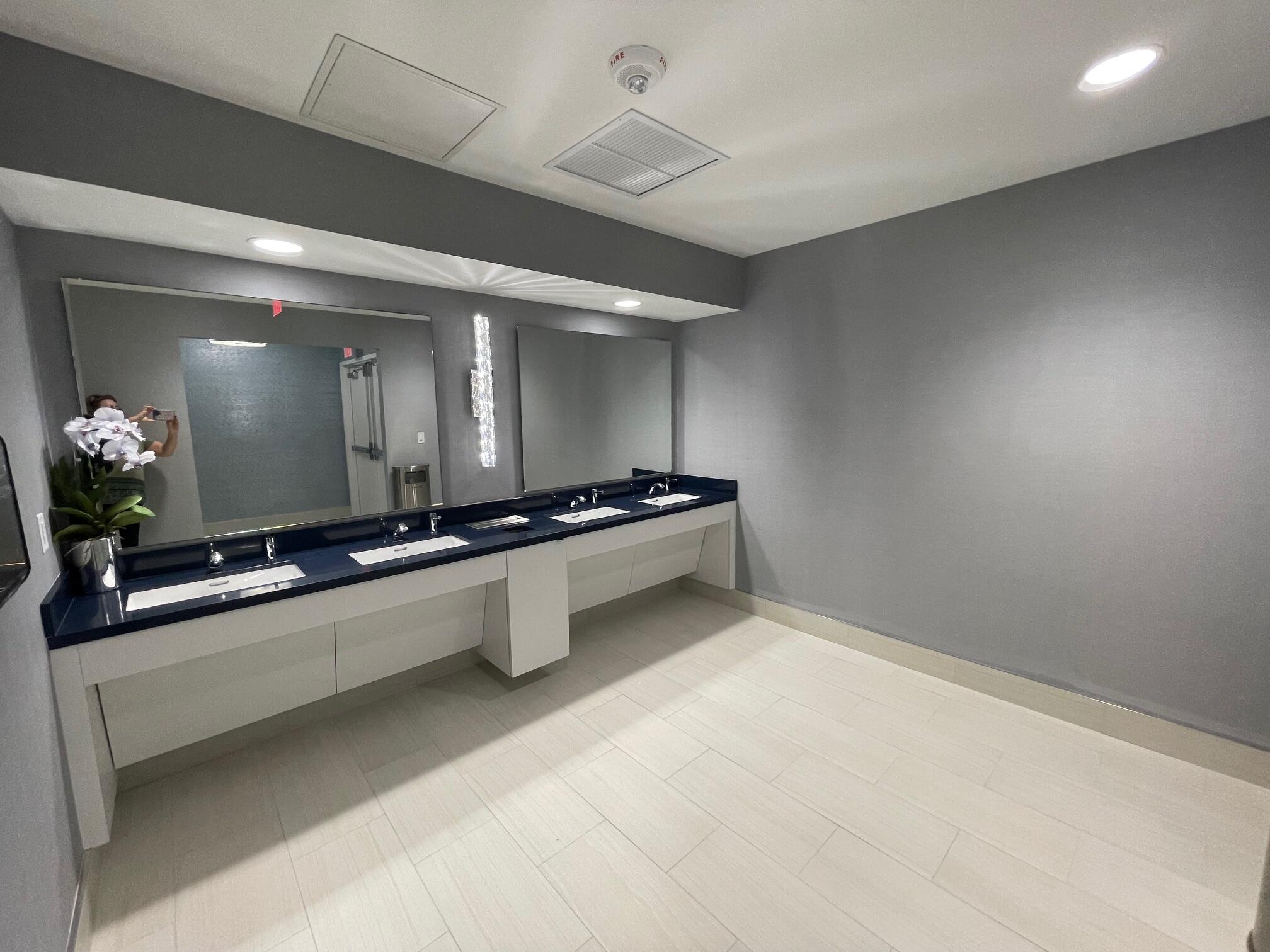 HUNTINGTON POINTE - Residential