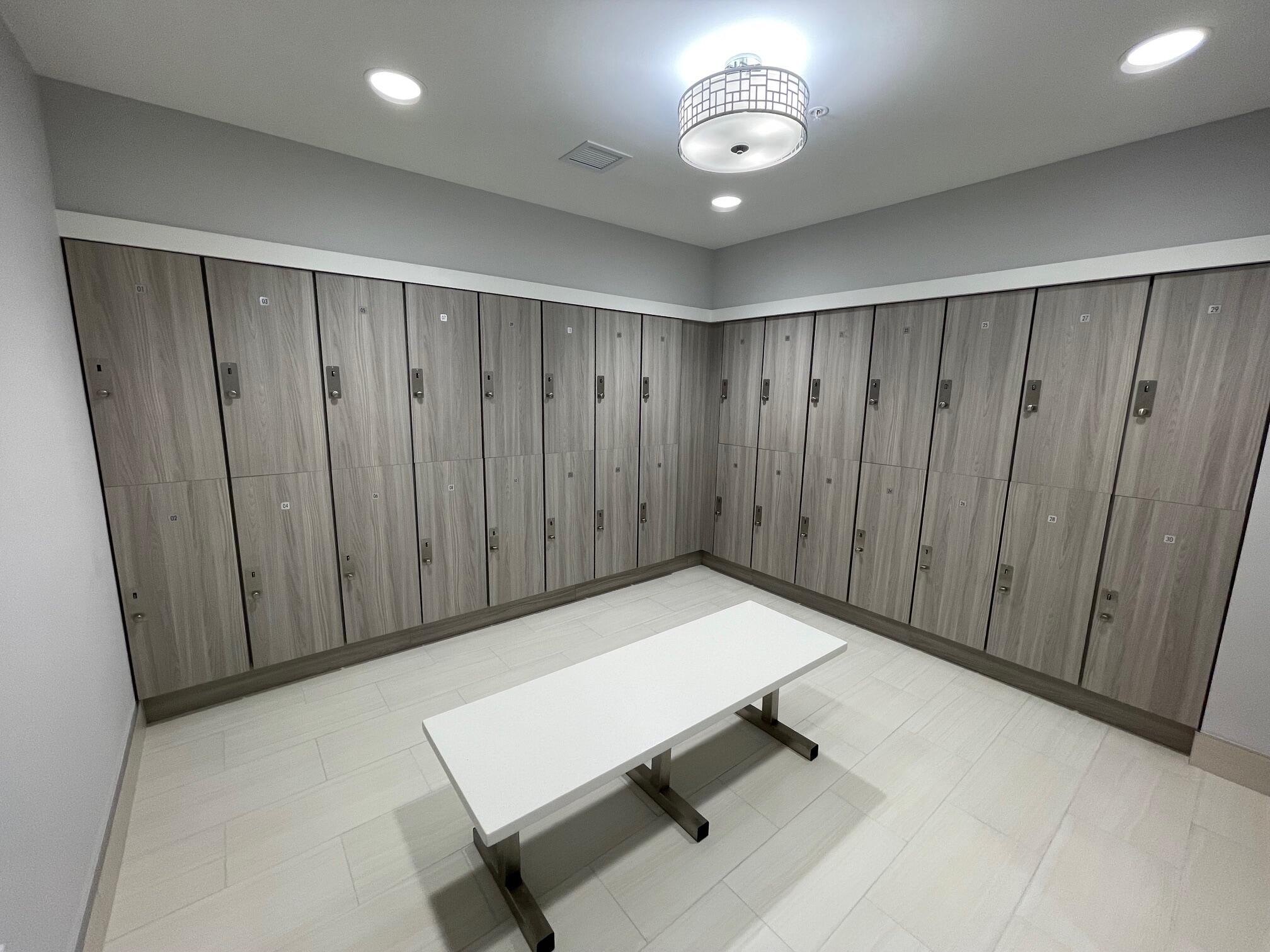 HUNTINGTON POINTE - Residential