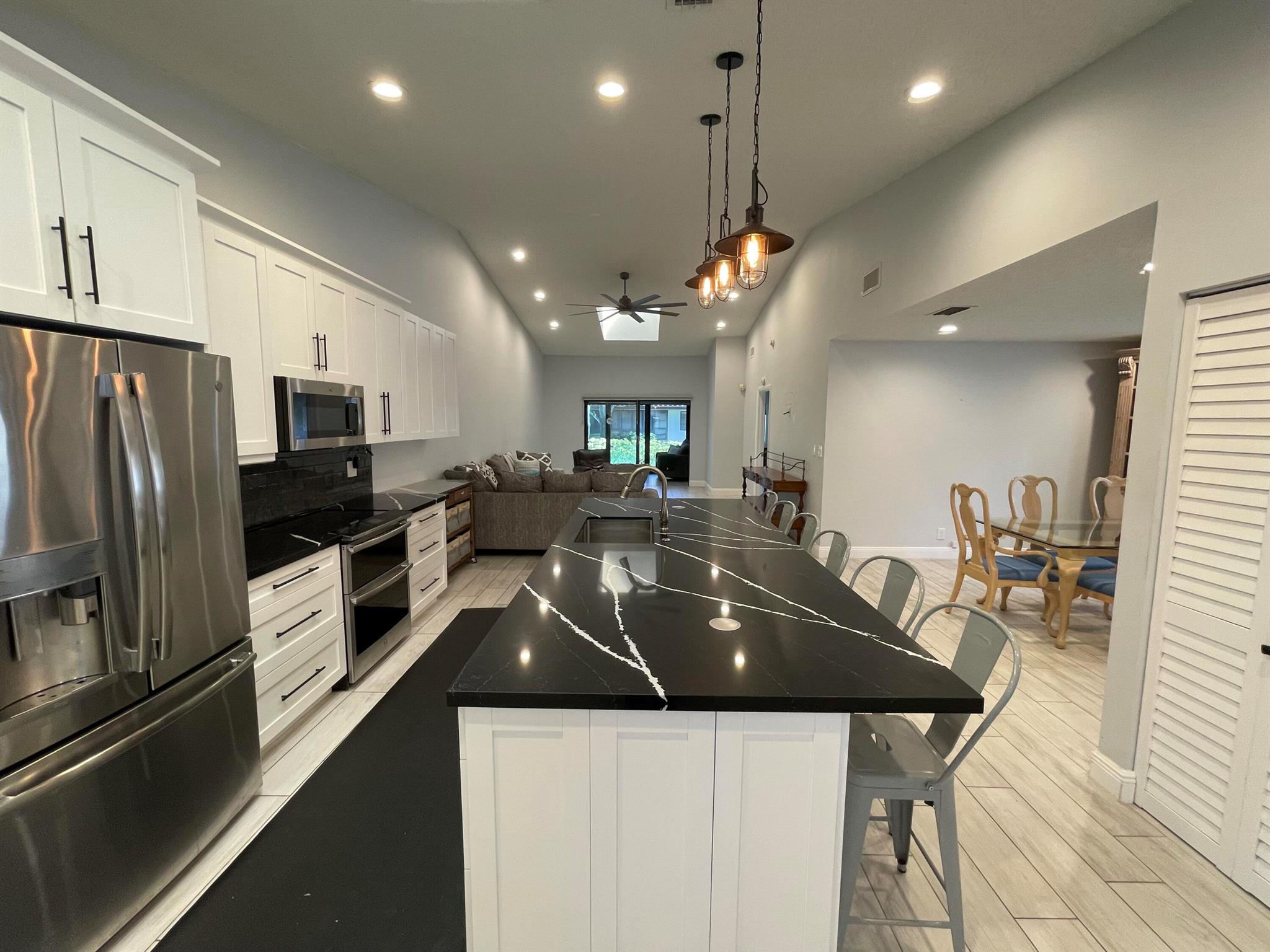 6157 Sunny Pointe Circle