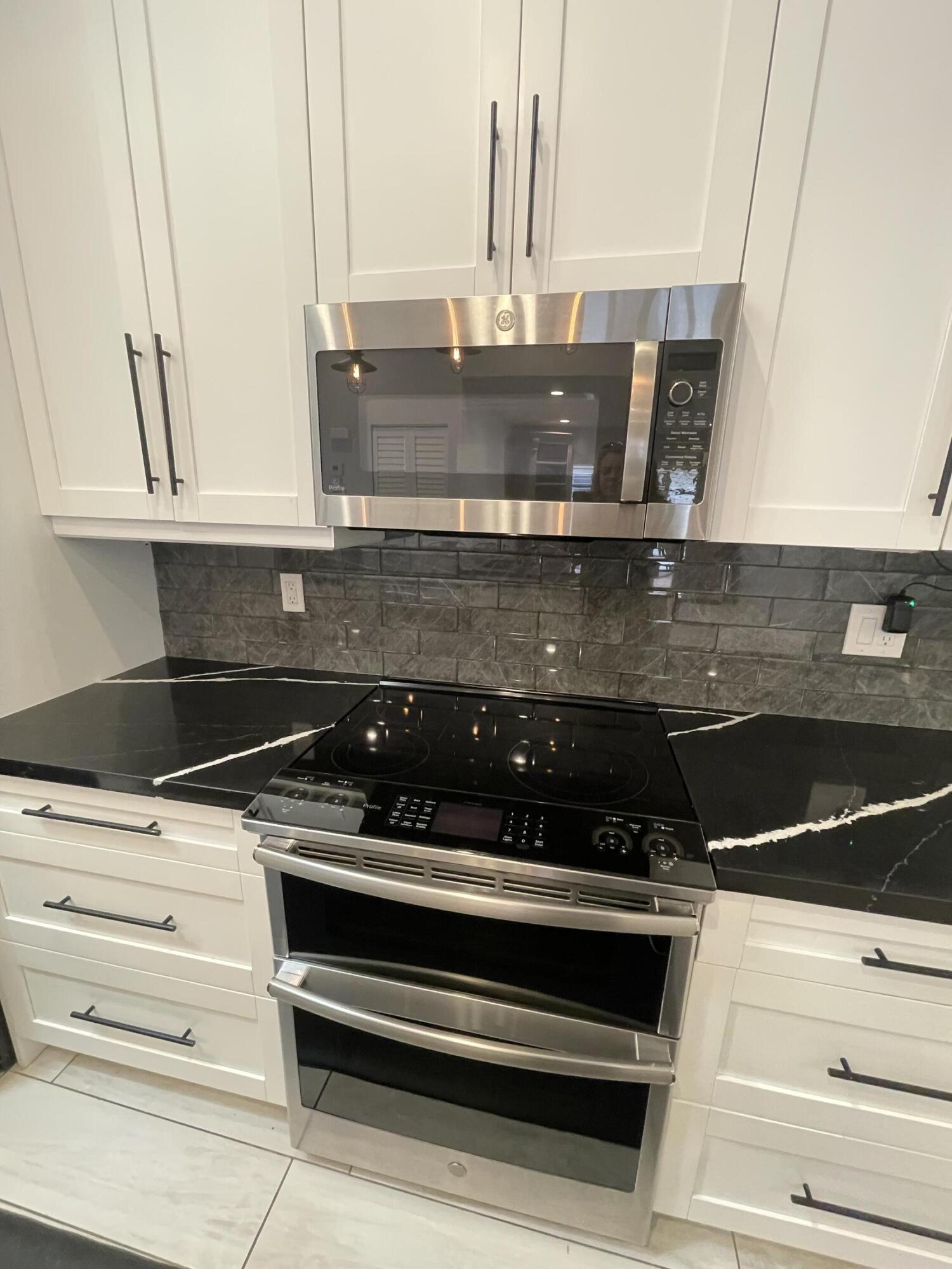 HUNTINGTON POINTE - Residential