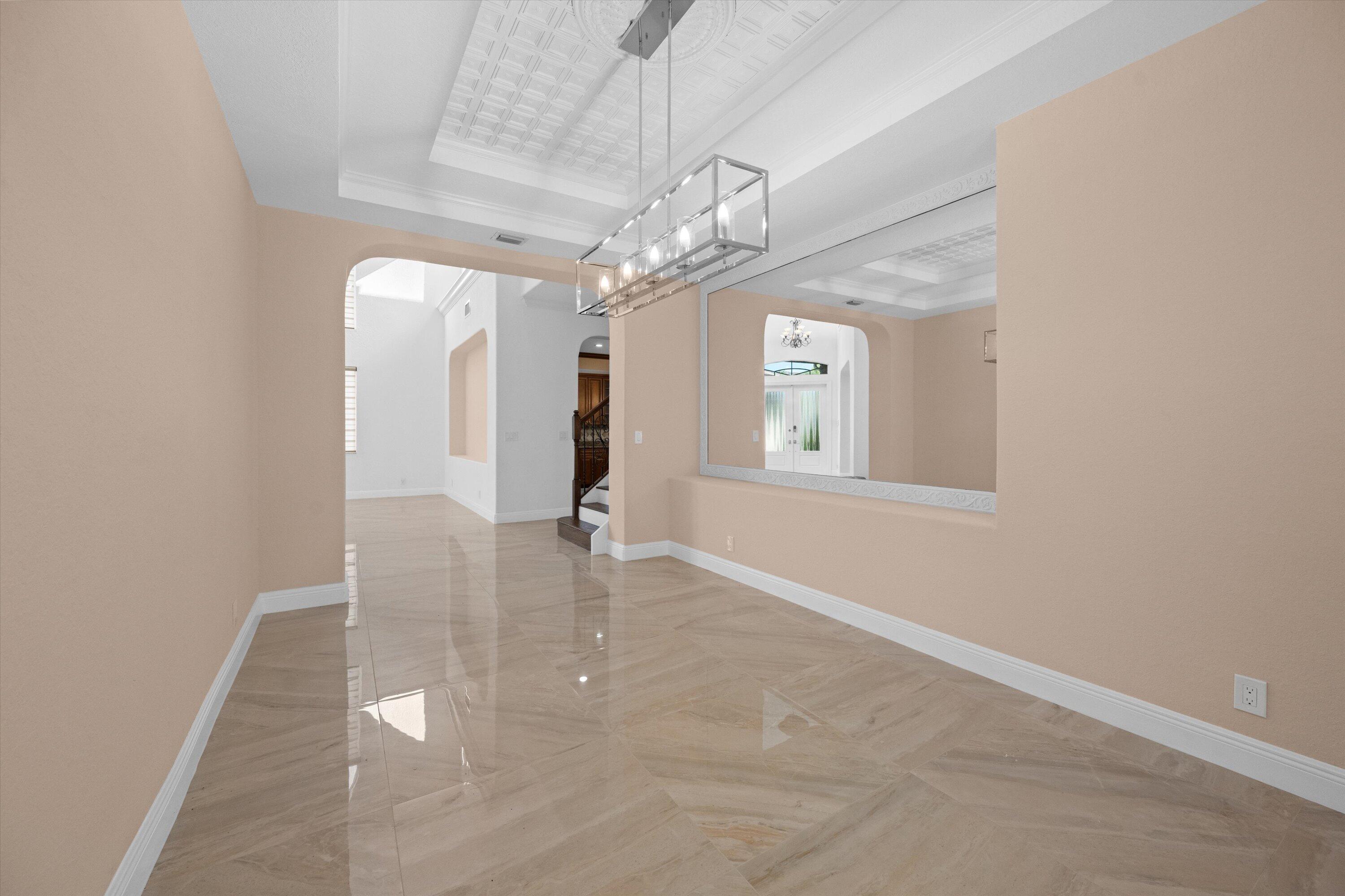 VERSAILLES - Residential