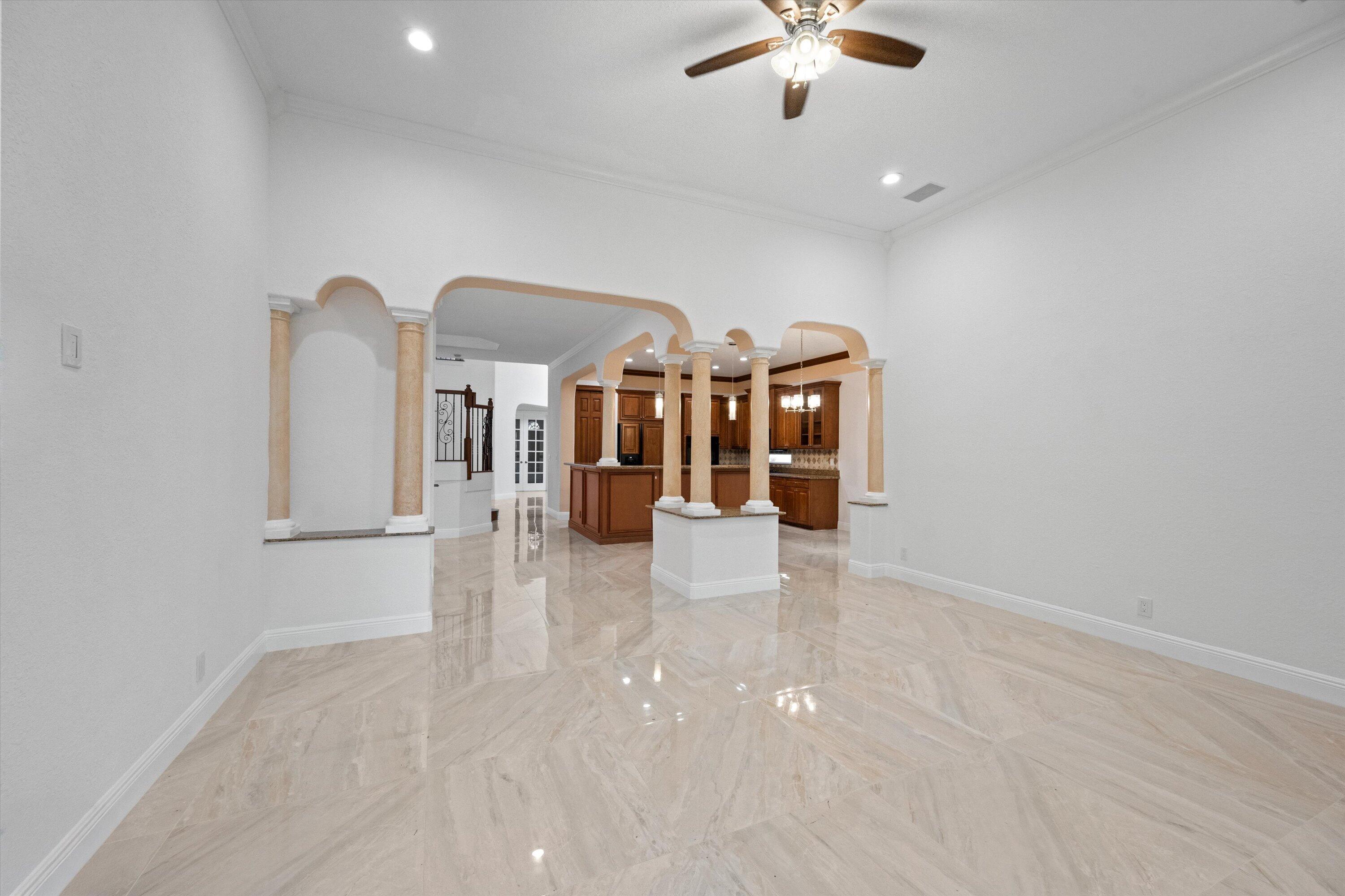 VERSAILLES - Residential