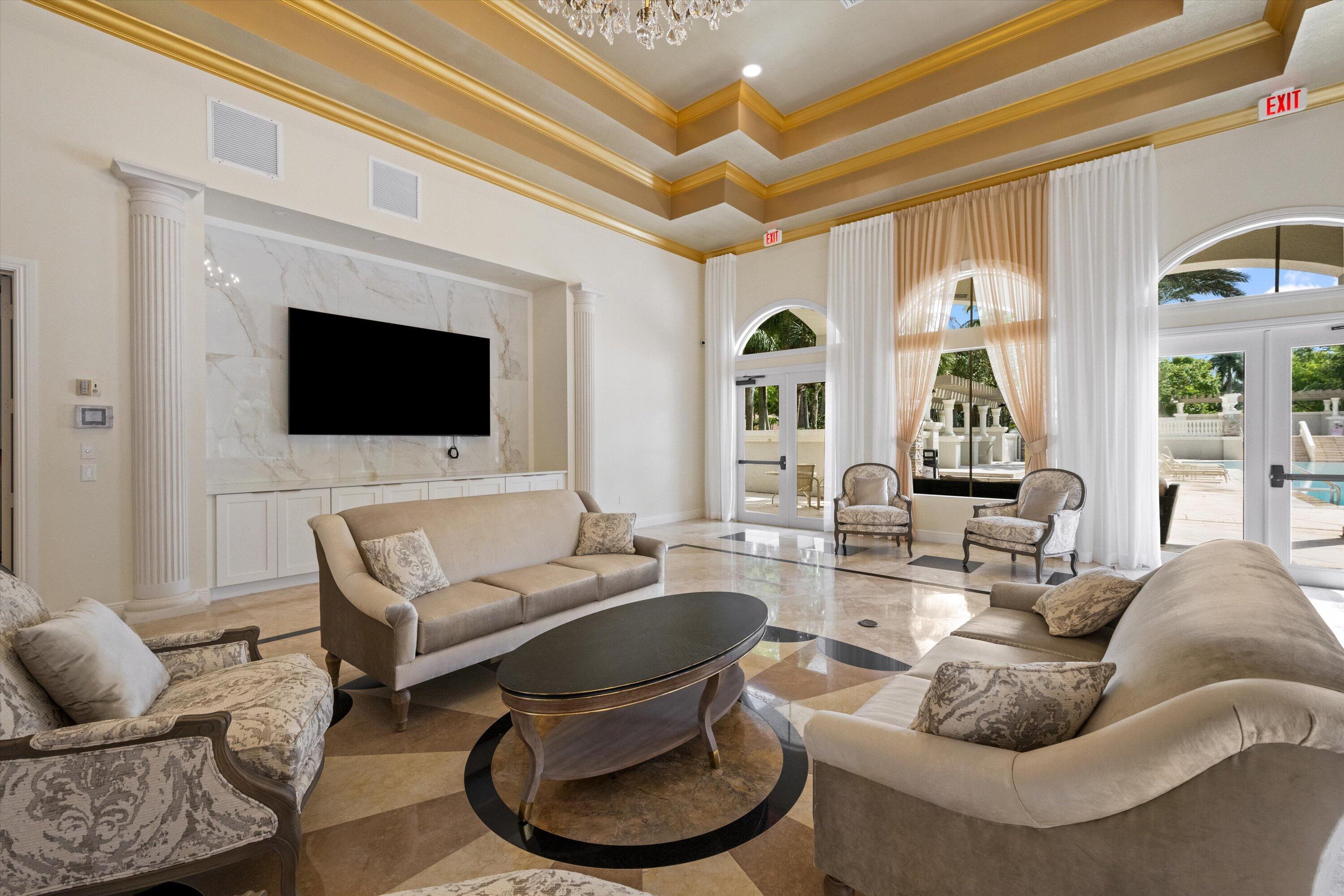 VERSAILLES - Residential