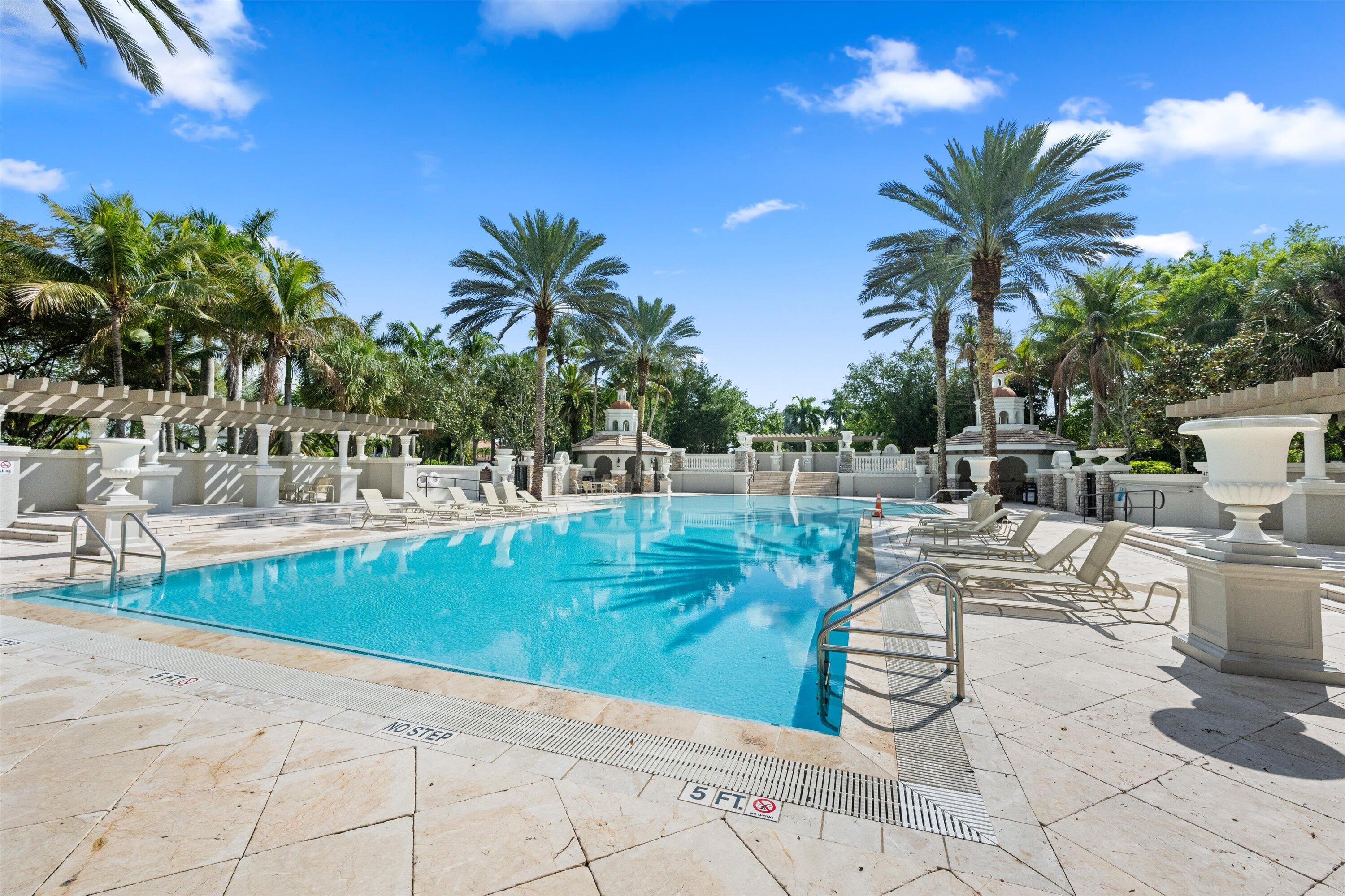 VERSAILLES - Residential