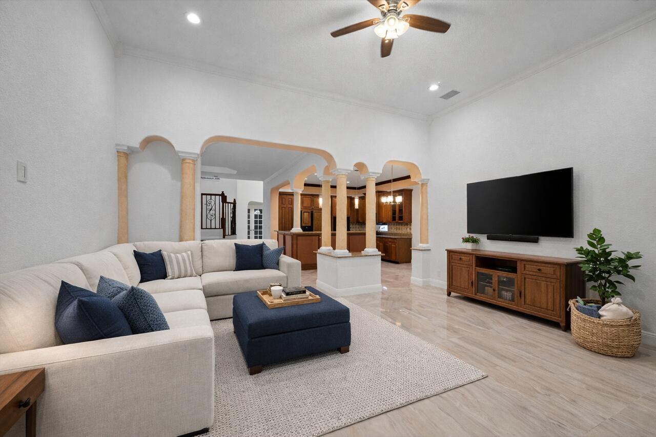 VERSAILLES - Residential