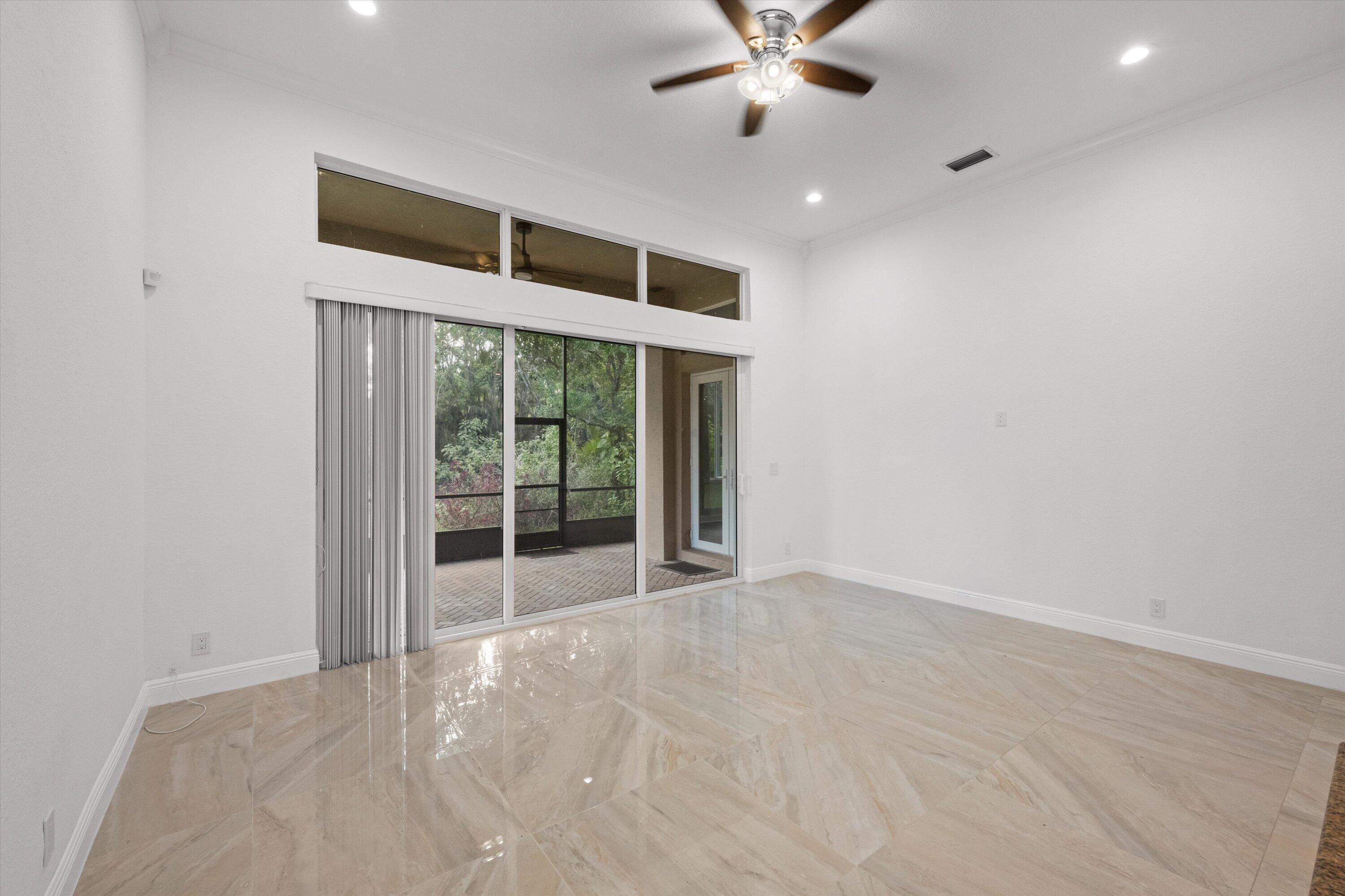 VERSAILLES - Residential