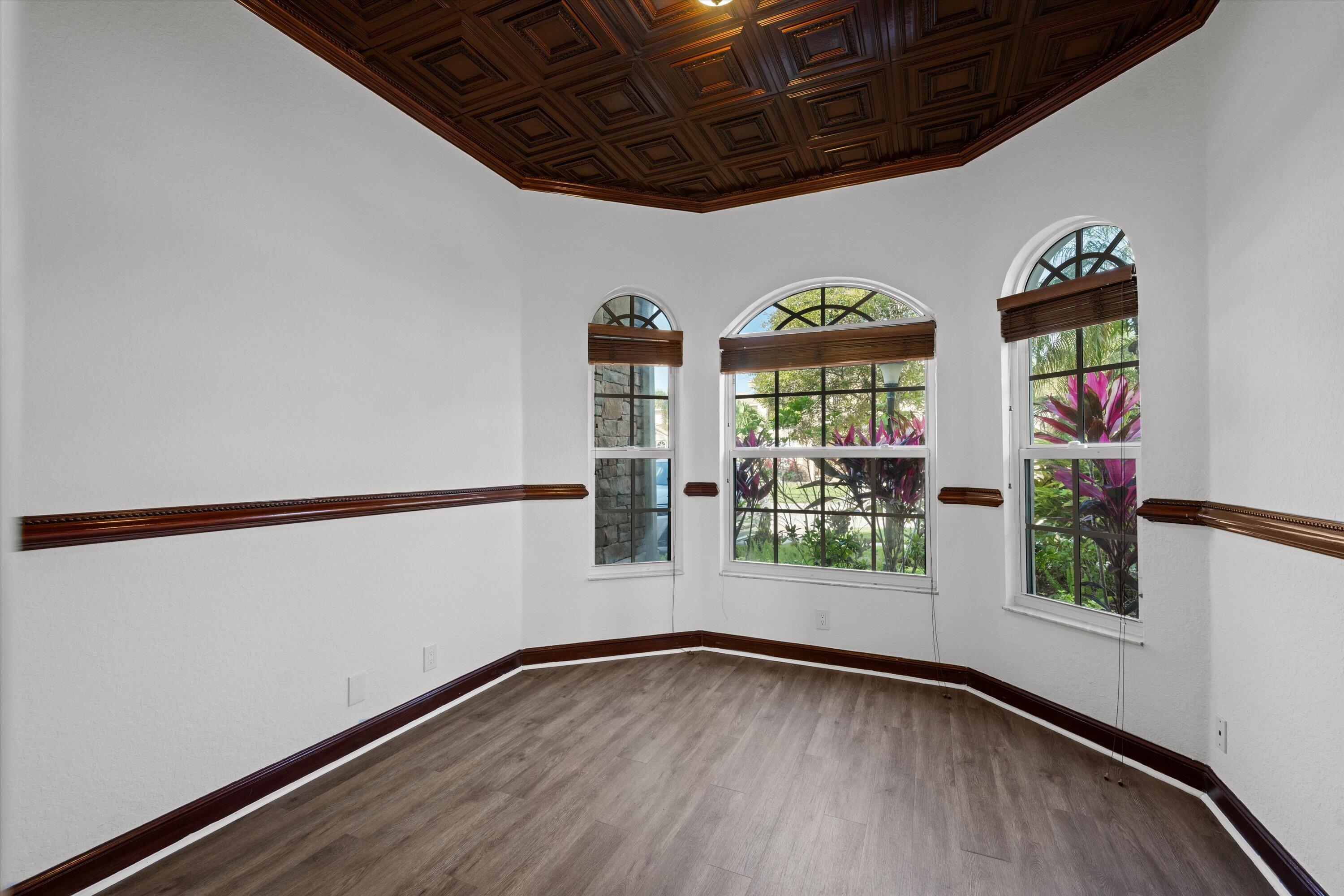 VERSAILLES - Residential