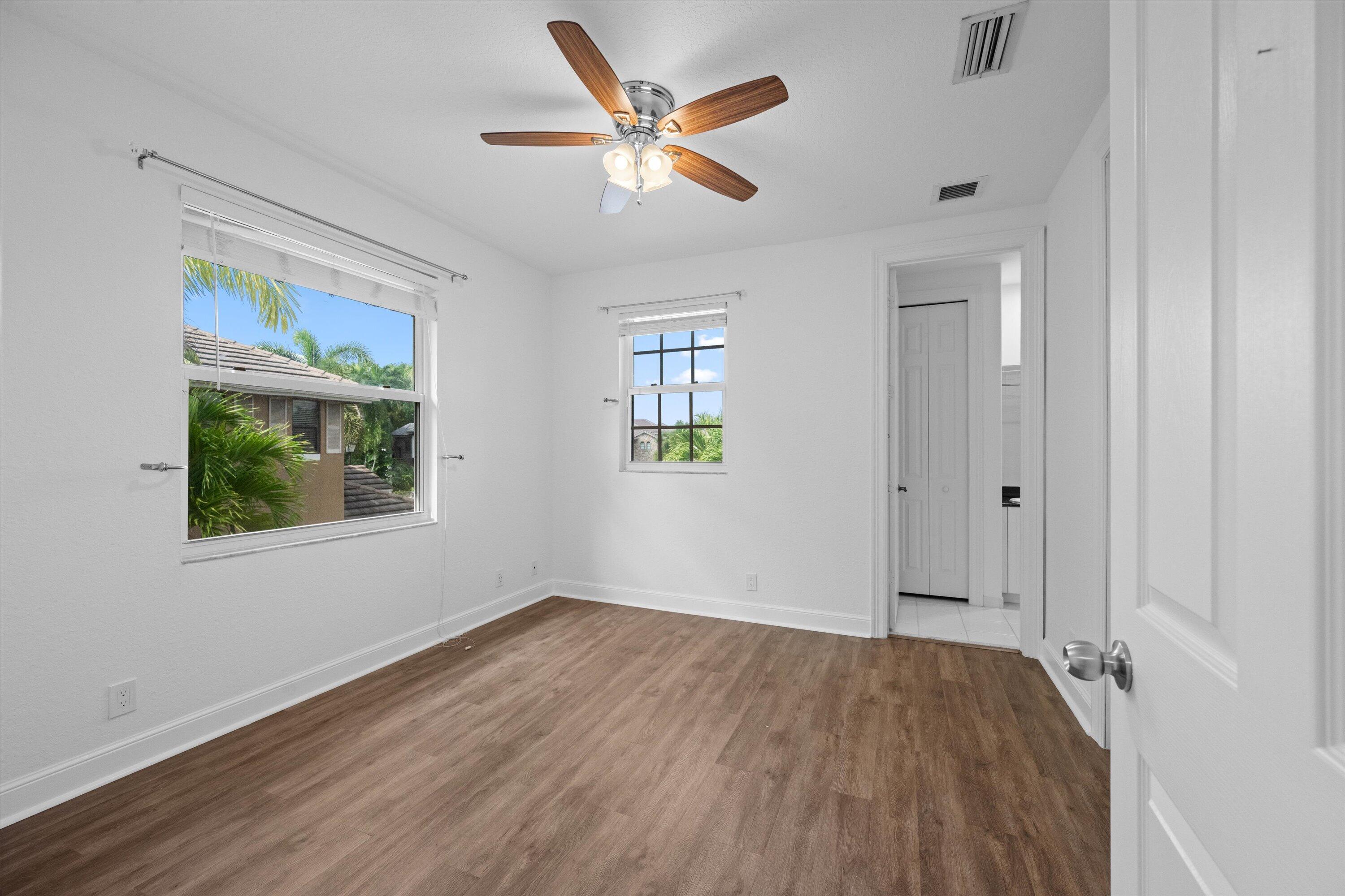 VERSAILLES - Residential