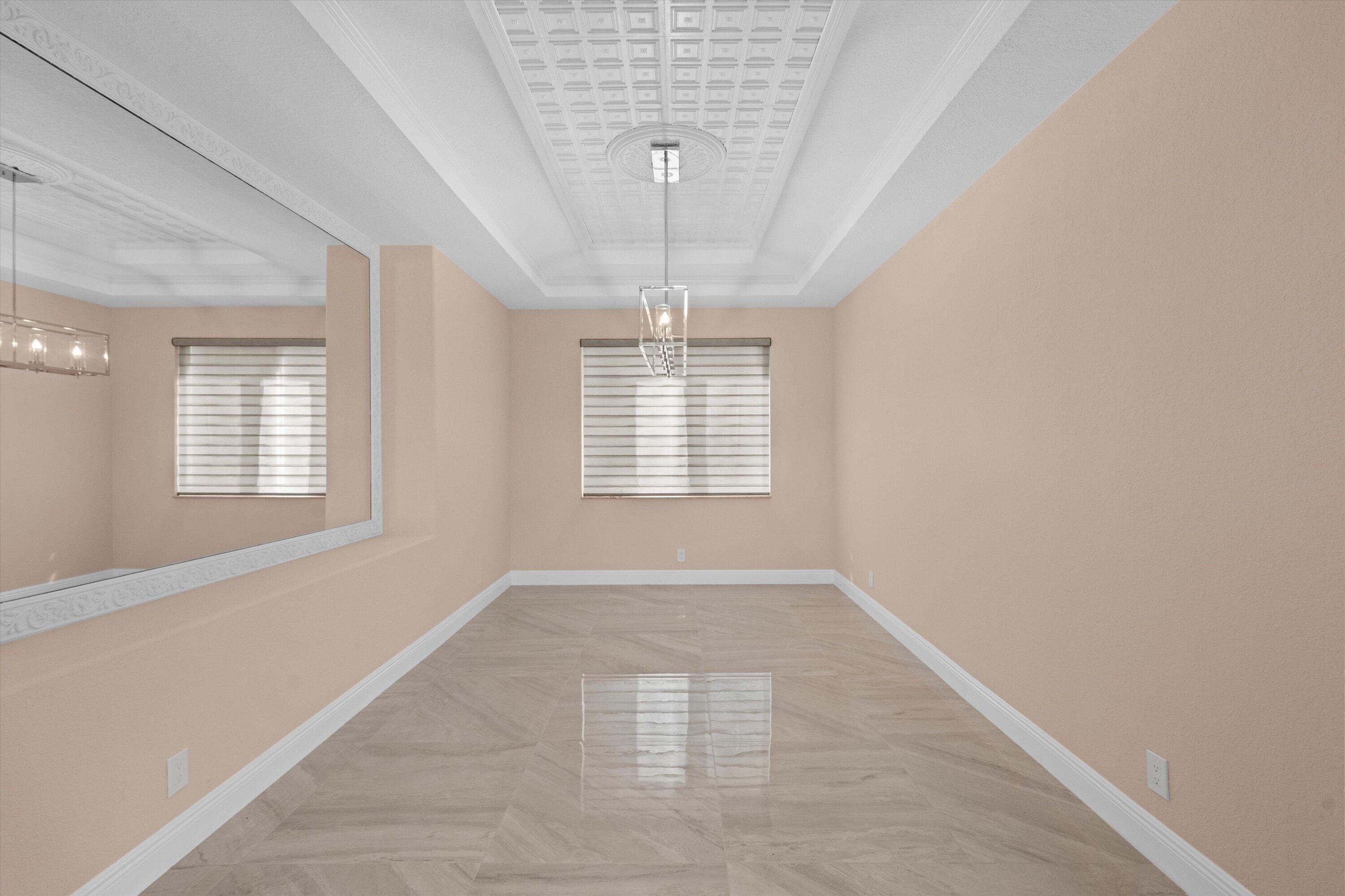 VERSAILLES - Residential