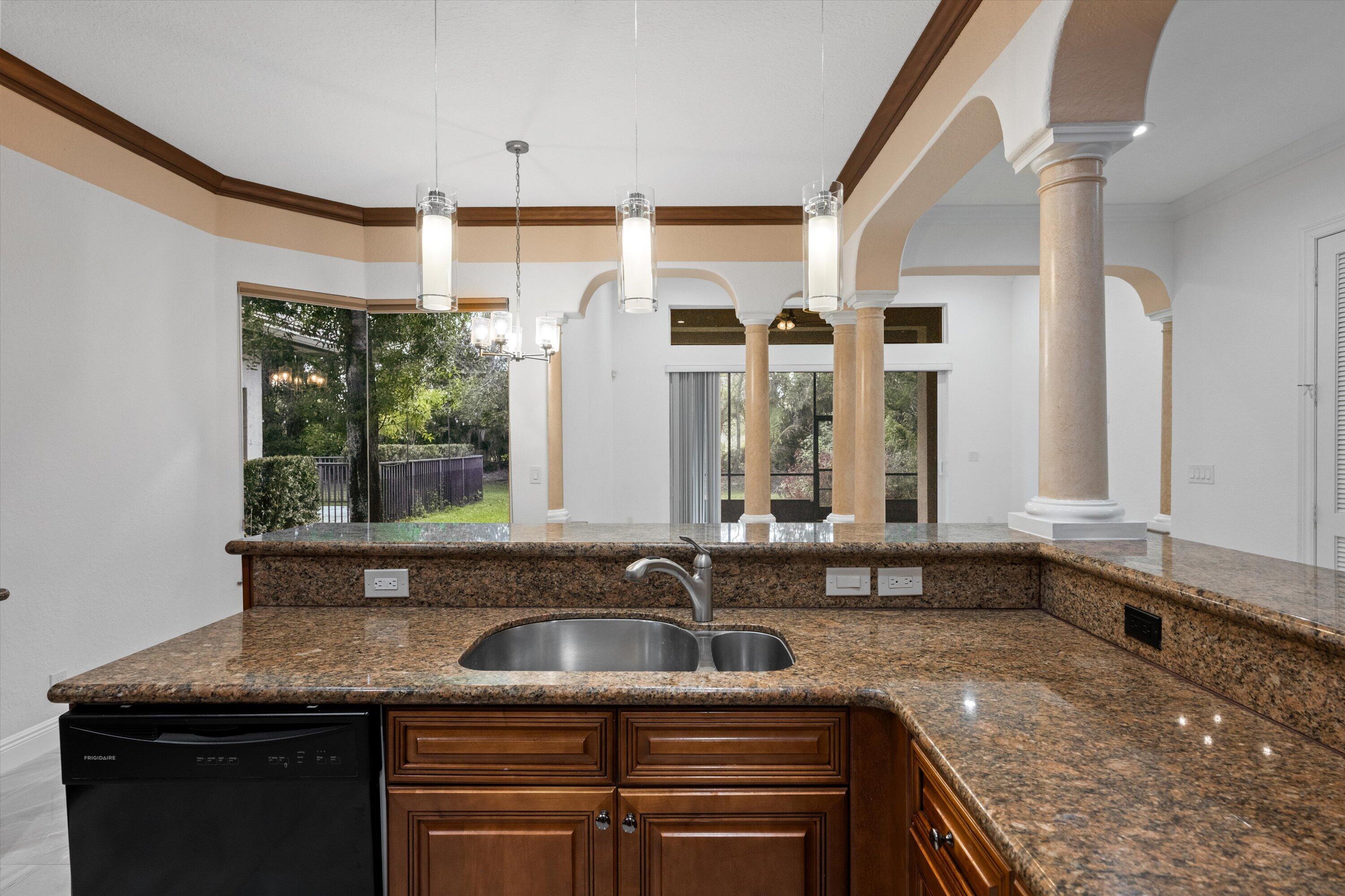 VERSAILLES - Residential